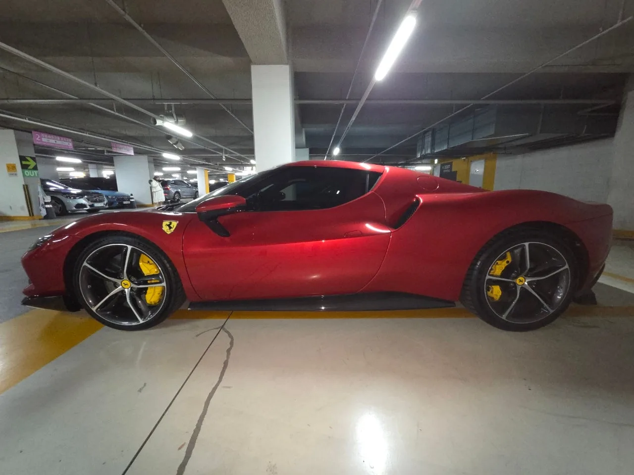 페라리 296GTB 2023 빨강 사진 8