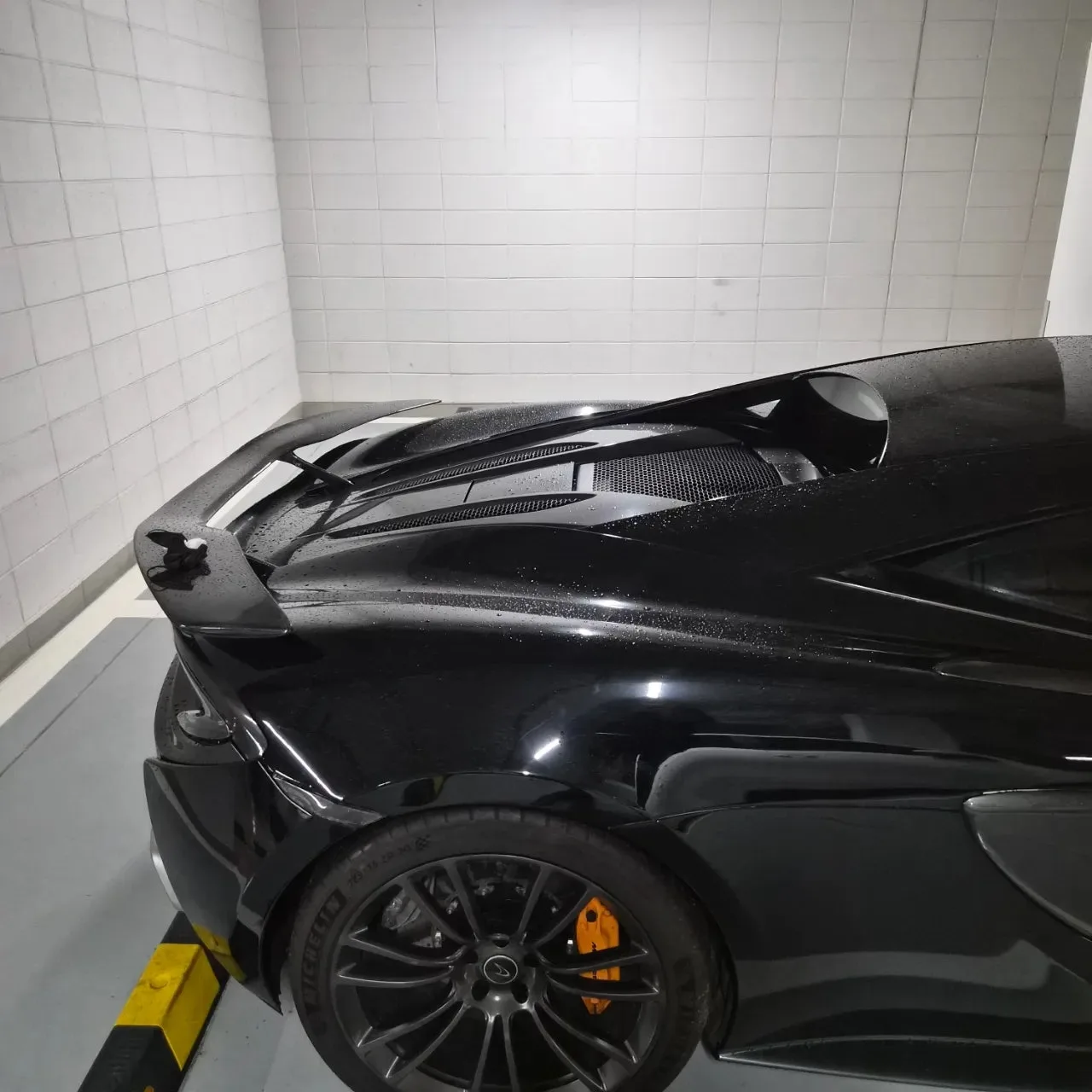 맥라렌 570S 쿠페 2017 블랙 사진 3