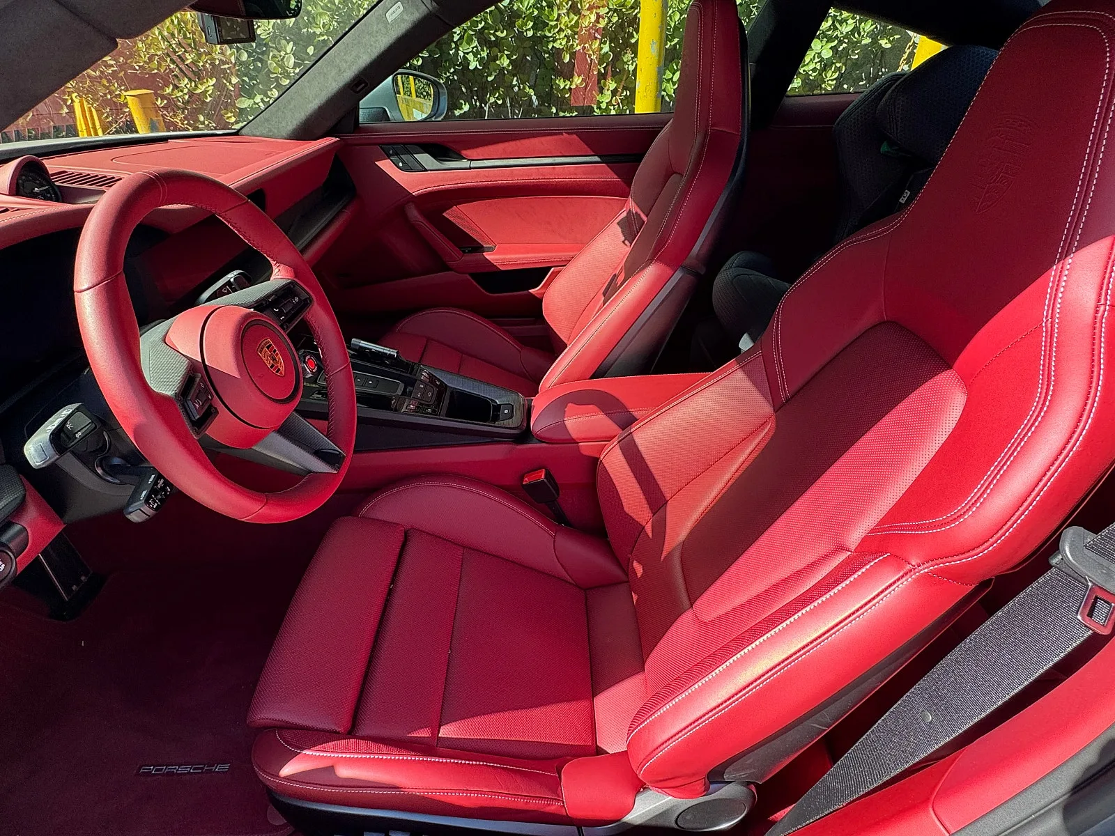 포르쉐 911 Carrera 4 GTS Coupe 2025 실버 사진 5
