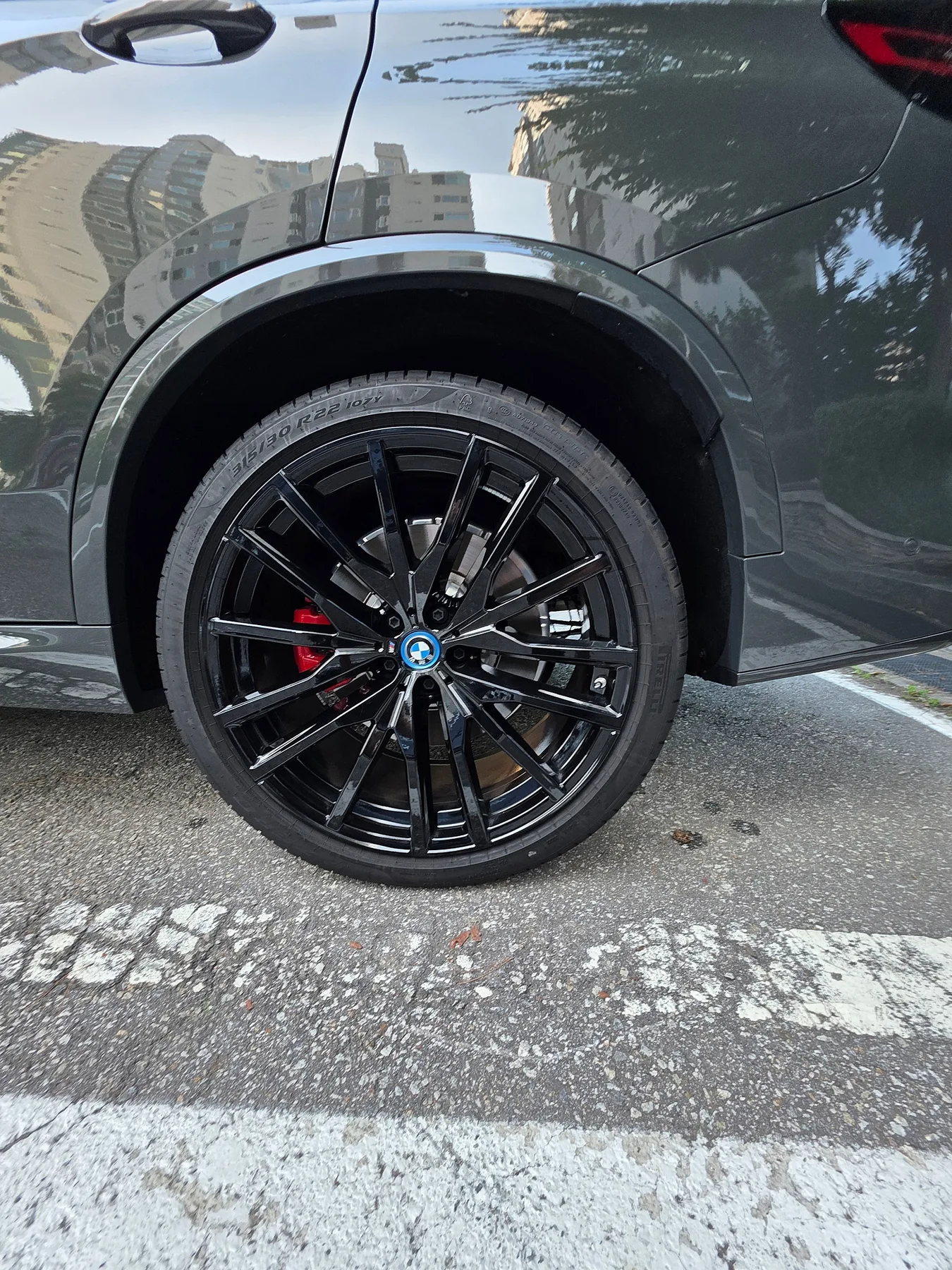 BMW X5 50e 온라인 에디션 2024 청록 사진 1