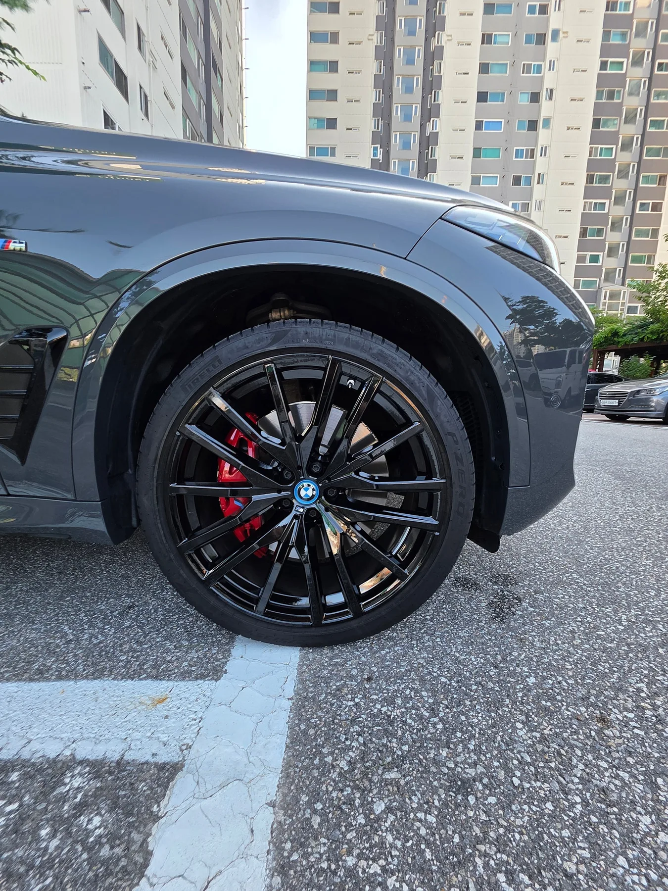 BMW X5 50e 온라인 에디션 2024 청록 사진 5