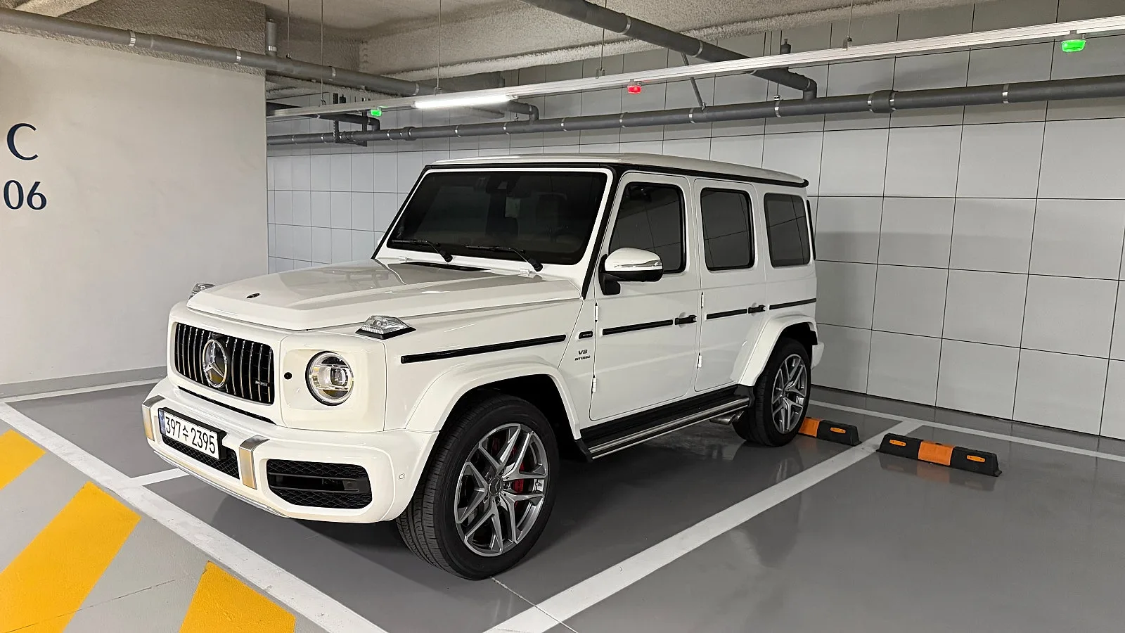 벤츠 메르세데스-벤츠 G63 AMG 2024 흰색 사진 3