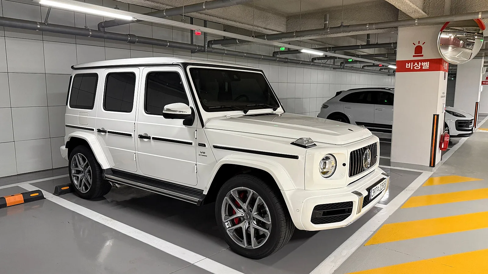 벤츠 메르세데스-벤츠 G63 AMG 2024 흰색 사진 4