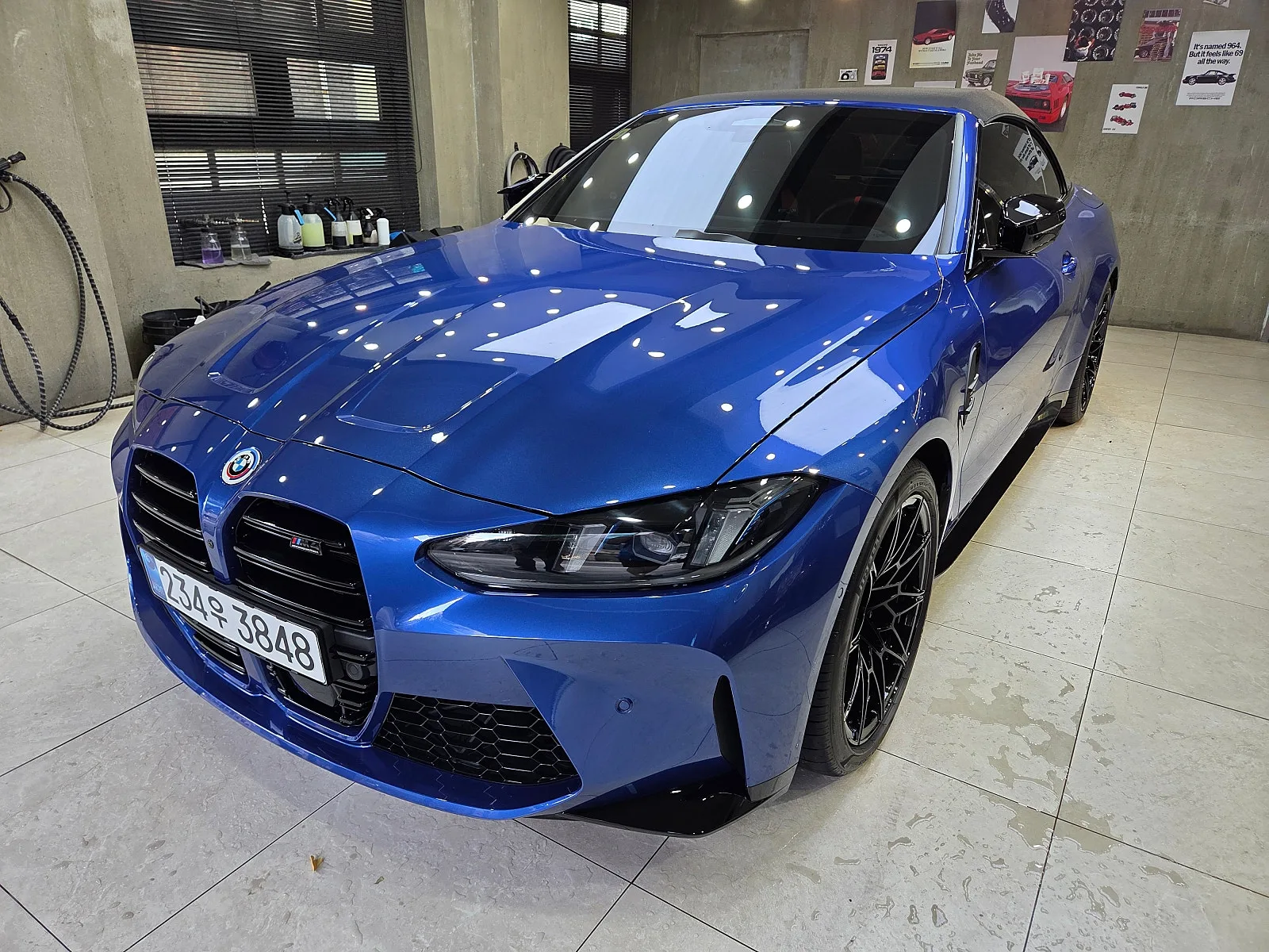 BMW M4 컨버터블 컴페티션 LCI 2024 포티마오 블루 사진 2