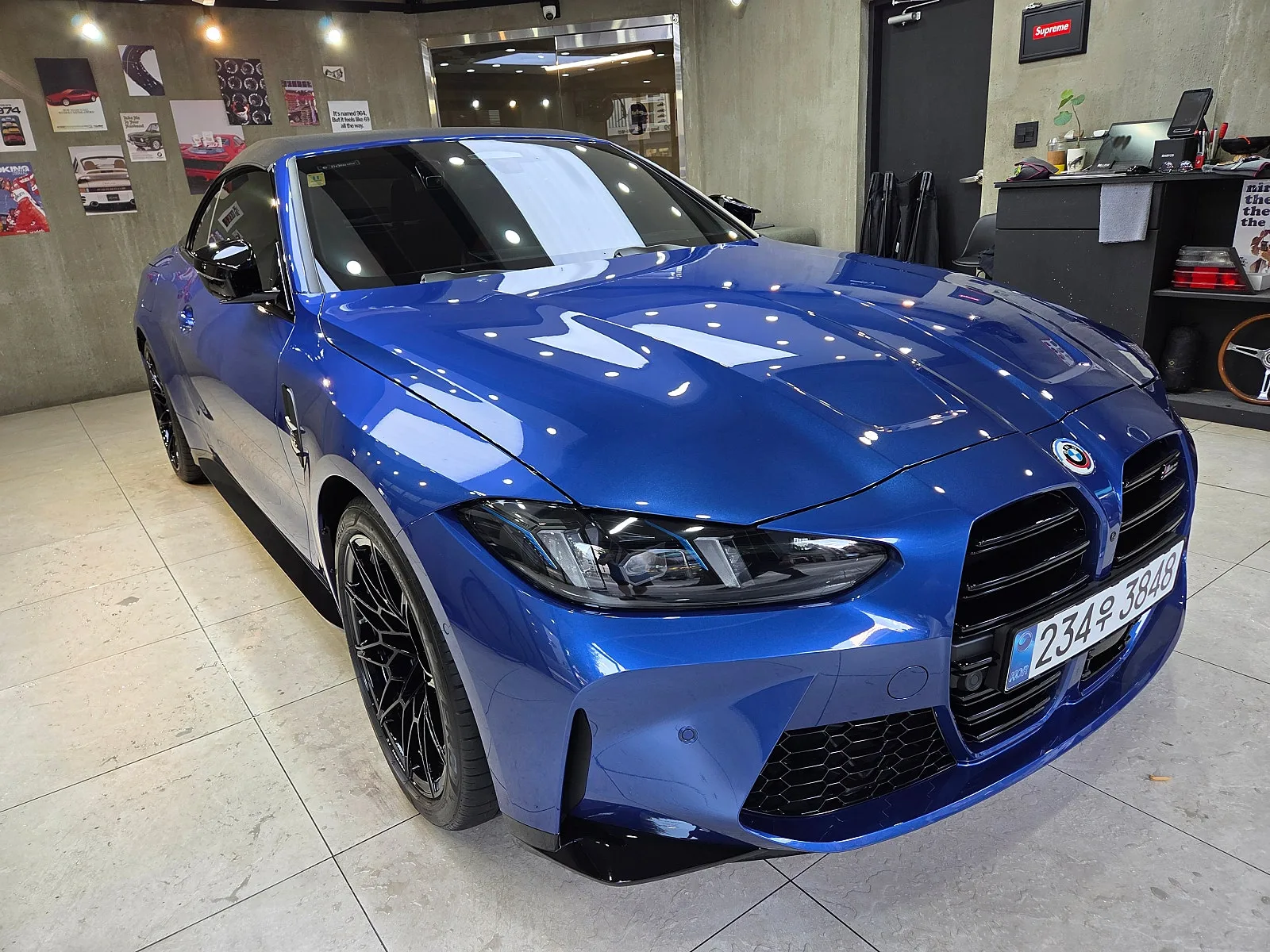 BMW M4 컨버터블 컴페티션 LCI 2024 포티마오 블루 사진 3