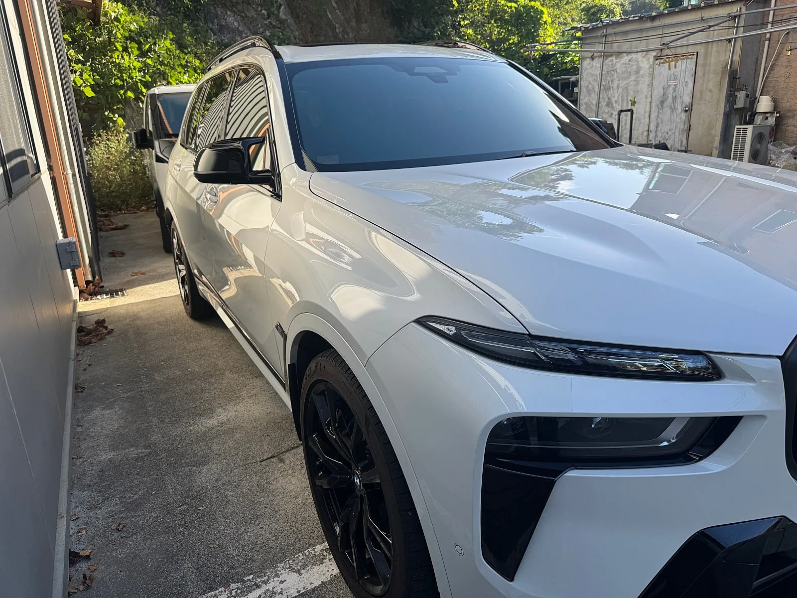 BMW X7 M60i 2025 화이트 사진 4