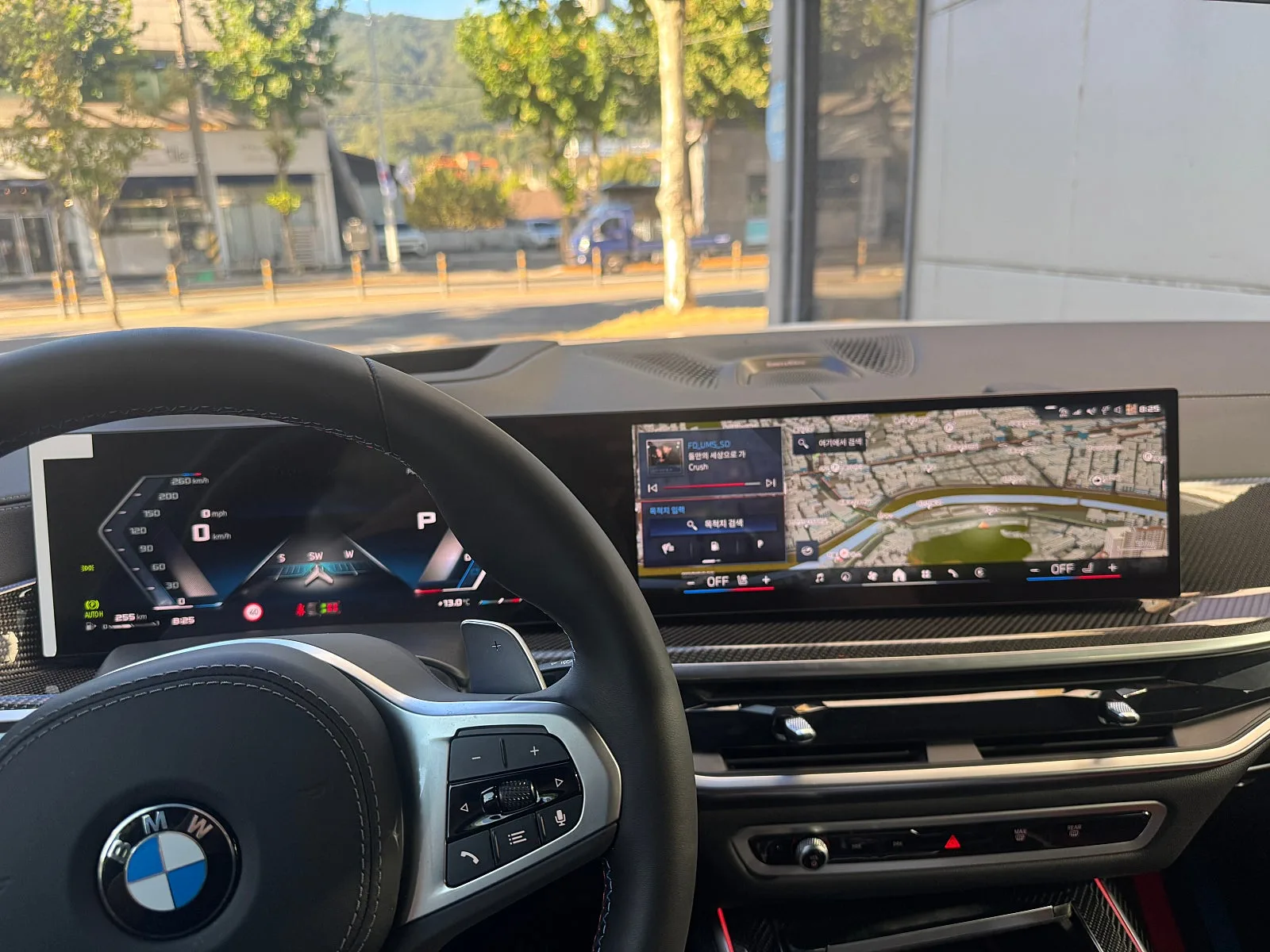 BMW X7 M60i 2025 화이트 사진 7