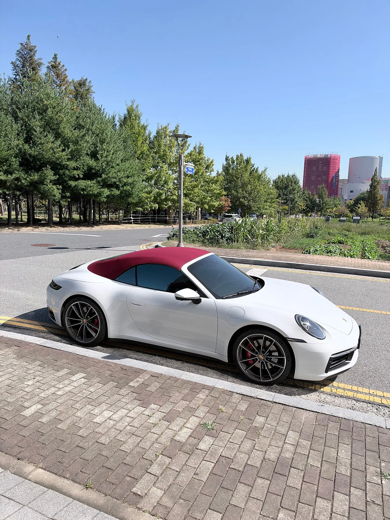 포르쉐 911 카리브올레 카레라S 2021 화이트 사진 3