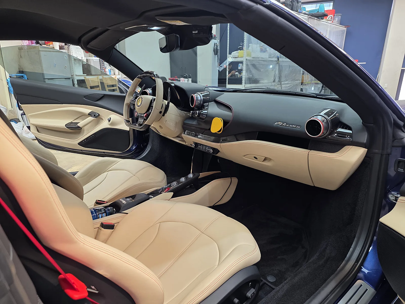 페라리 F8 스파이더 2021 블루 사진 6