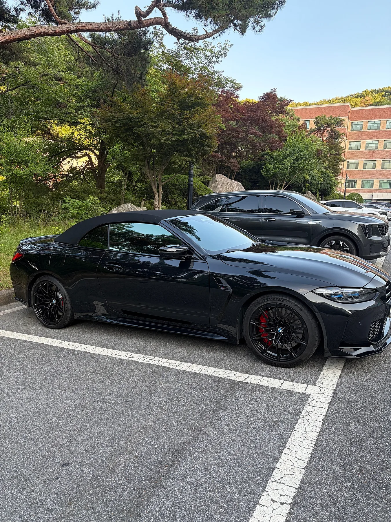 BMW M4 컴페티션 2023 블랙 사진 3