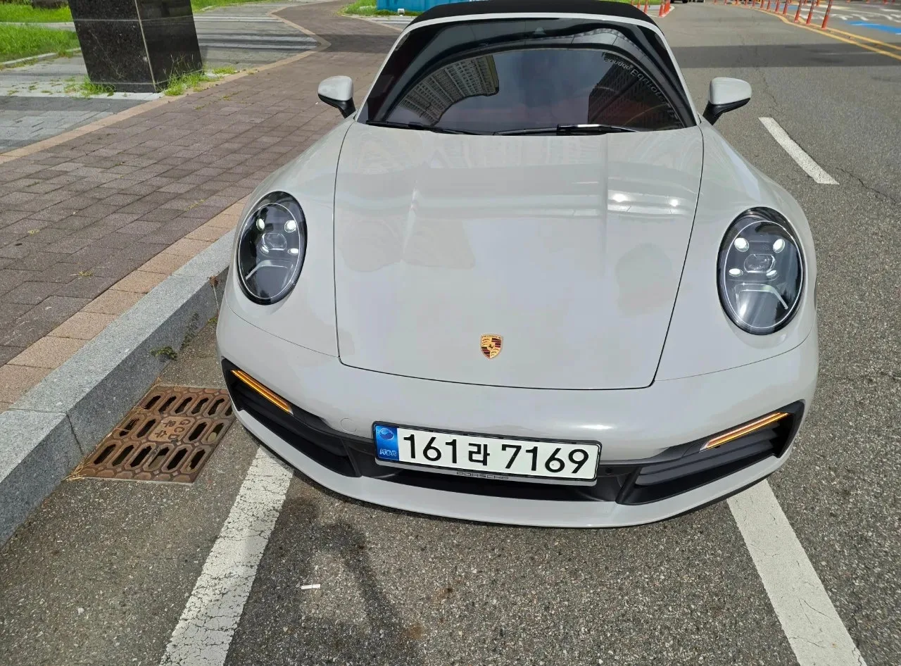포르쉐 911 992 2021 화이트 사진 4