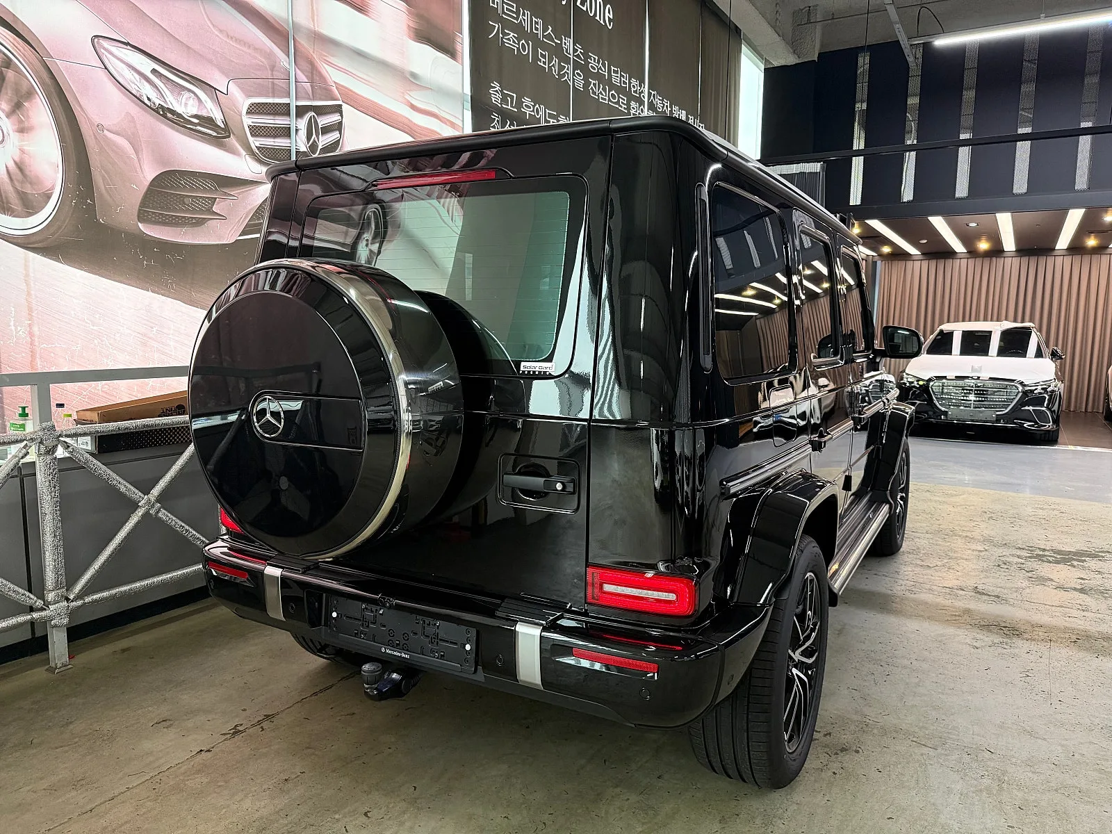 벤츠 G450D 2026 블랙 사진 4