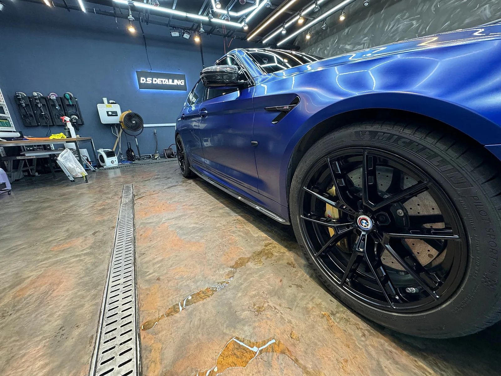 BMW M5 F90 2020 프로즌 마리나블루 무광 사진 6