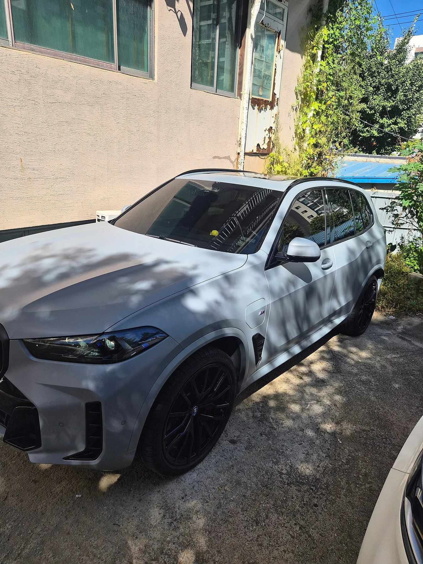 BMW X5 50e M스포츠 2023 화이트 사진 4