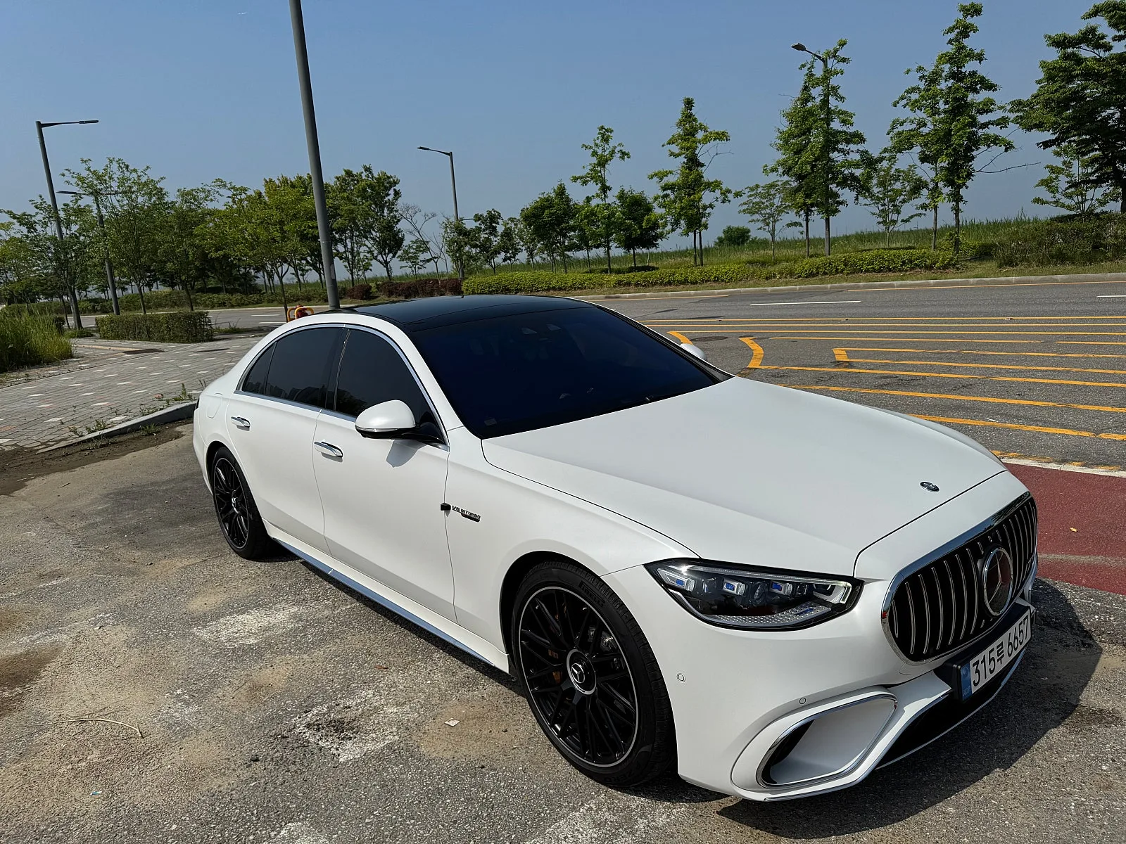 벤츠 S63 E 퍼포먼스 4MATIC 2024 화이트 사진 1