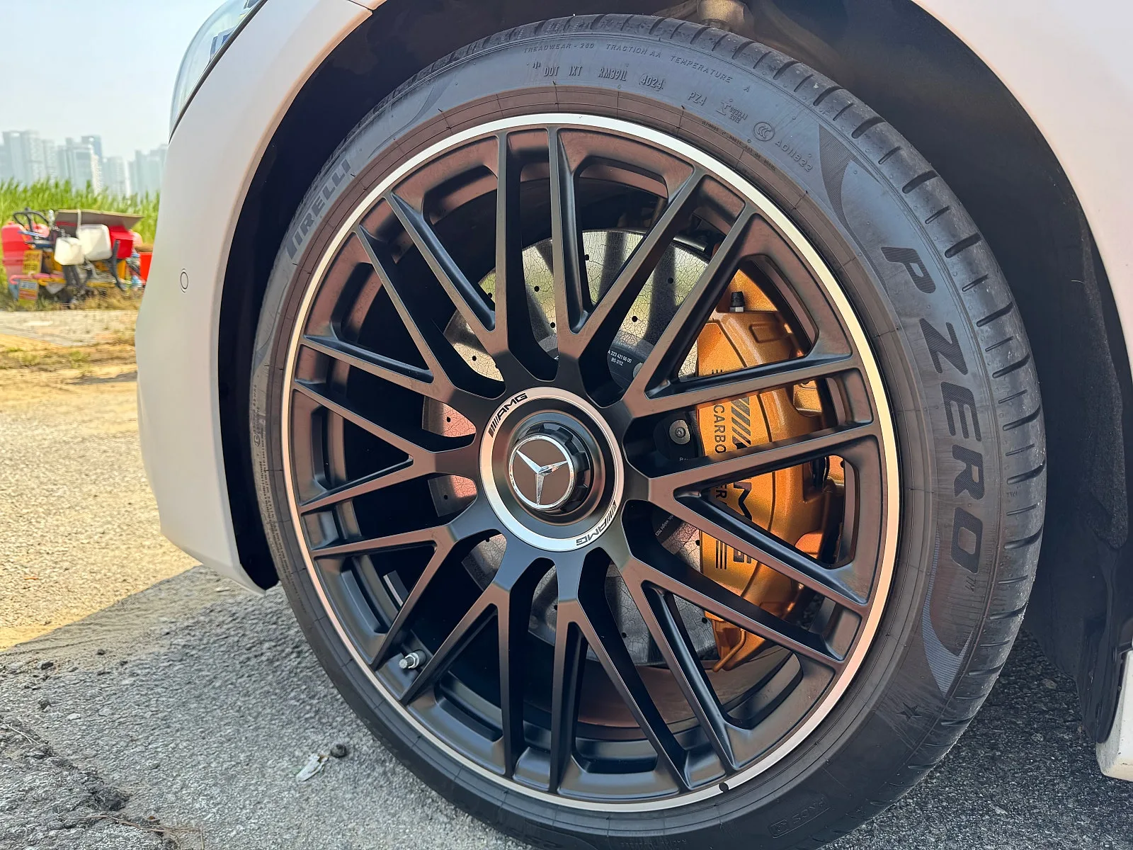 벤츠 S63 E 퍼포먼스 4MATIC 2024 화이트 사진 7