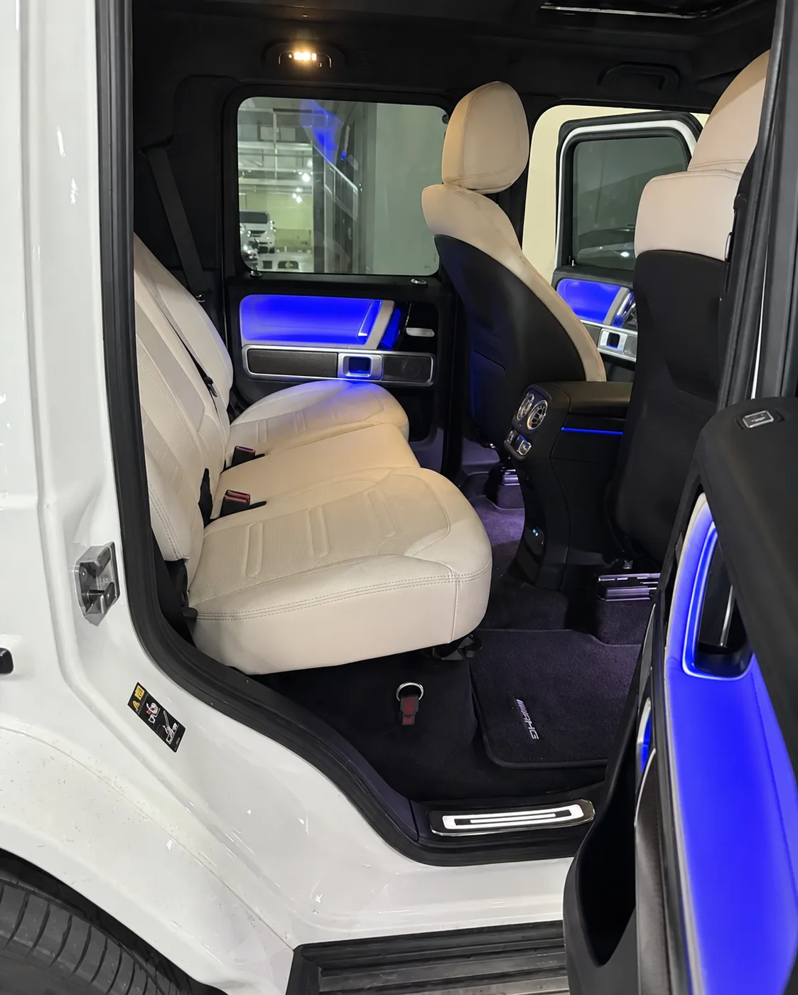 벤츠 G400d 2024 화이트 사진 8