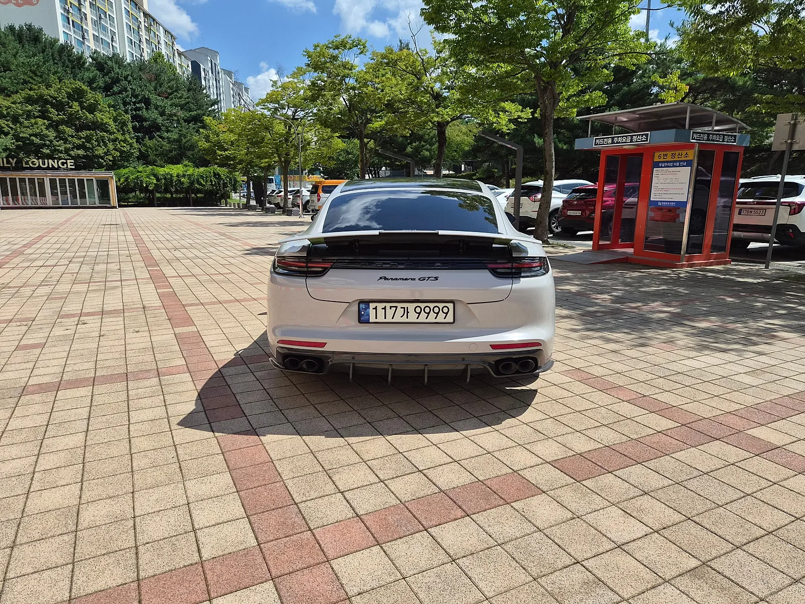 포르쉐 파나메라 GTS 4.0 2021 화이트 사진 4