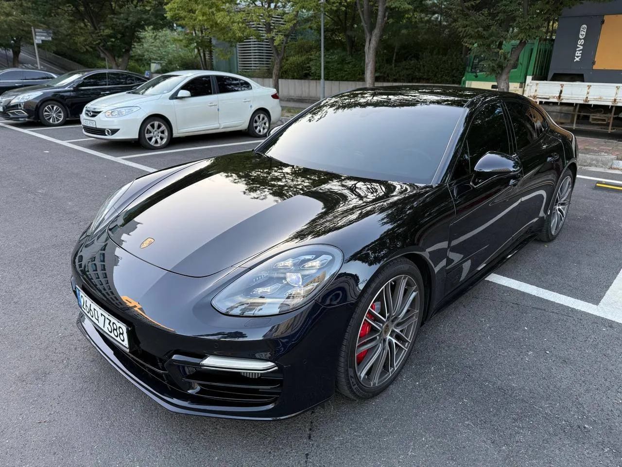 포르쉐 파나메라 GTS 2019 블랙 사진 2