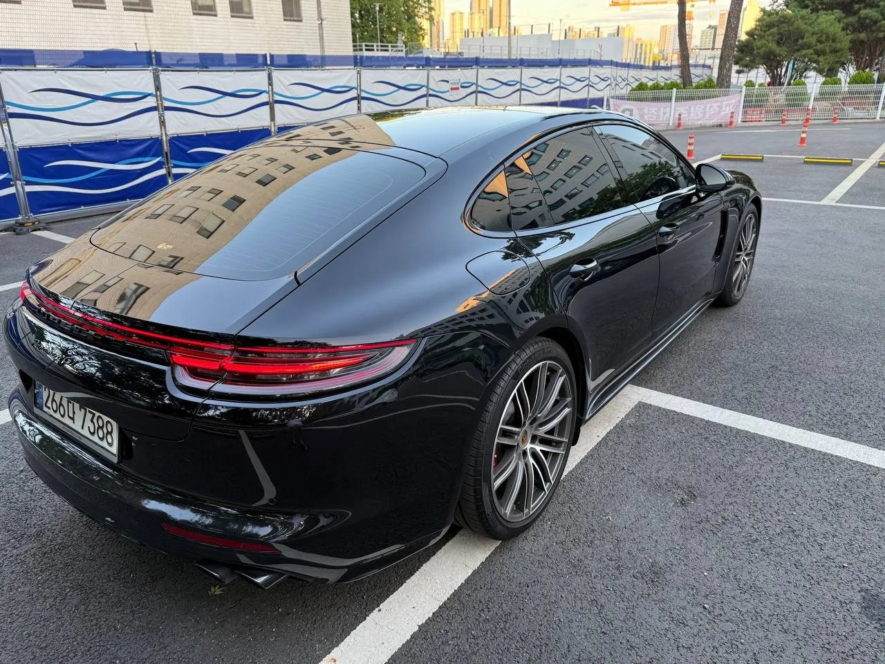 포르쉐 파나메라 GTS 2019 블랙 사진 6