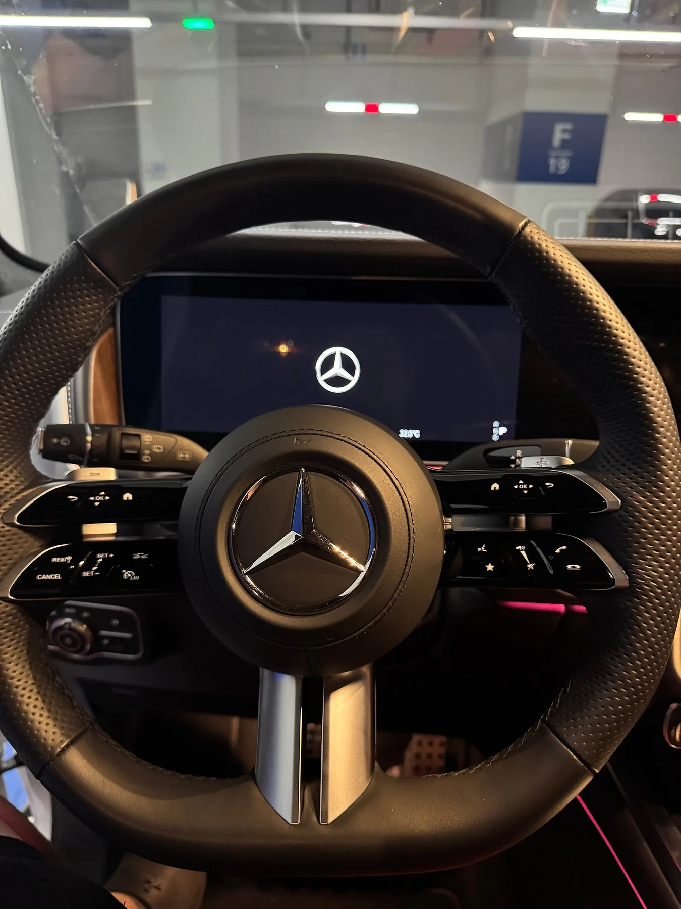 벤츠 G450d 2024 흰색 사진 3