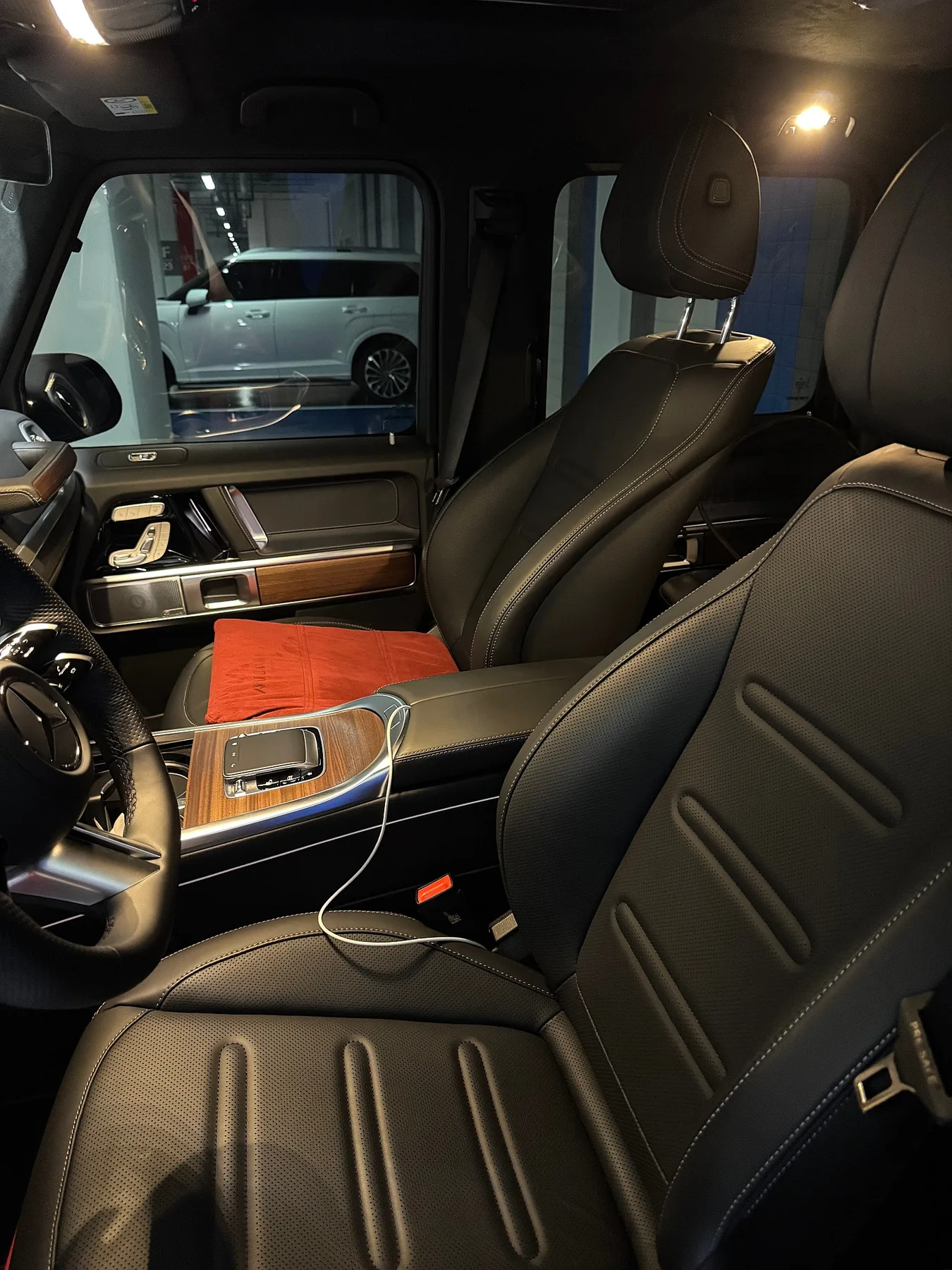 벤츠 G450d 2024 흰색 사진 6