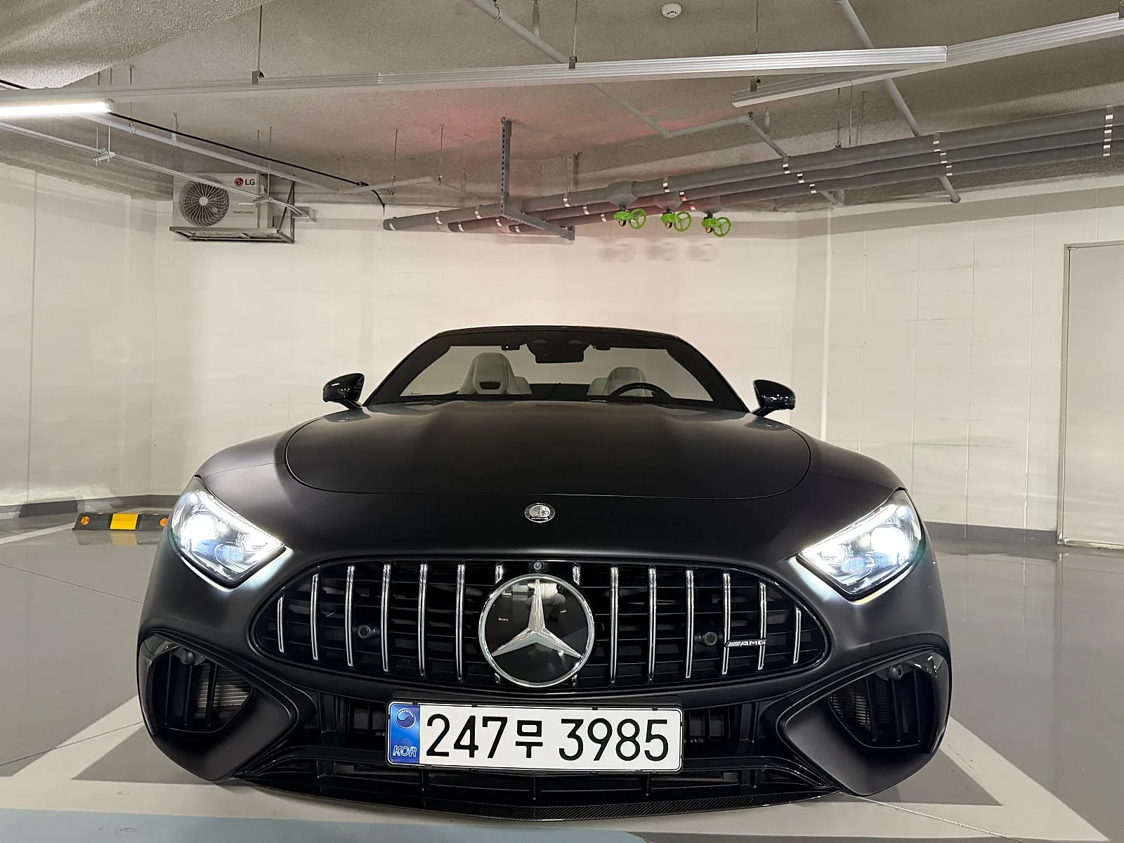 벤츠 SL63 AMG 퍼포먼스 패키지 2025 블랙 사진 1