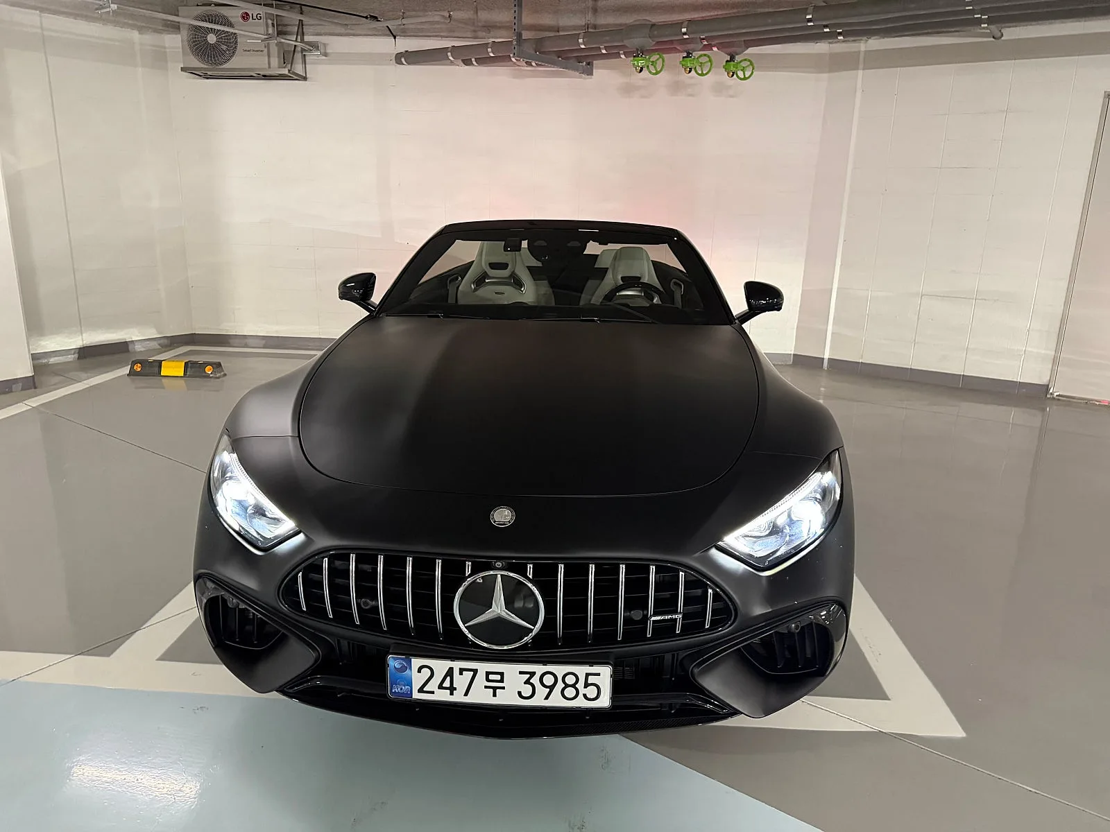 벤츠 SL63 AMG 퍼포먼스 패키지 2025 블랙 사진 2