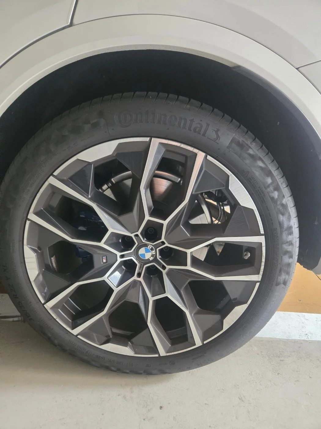 BMW X7 40i MSP 2025 화이트 사진 4