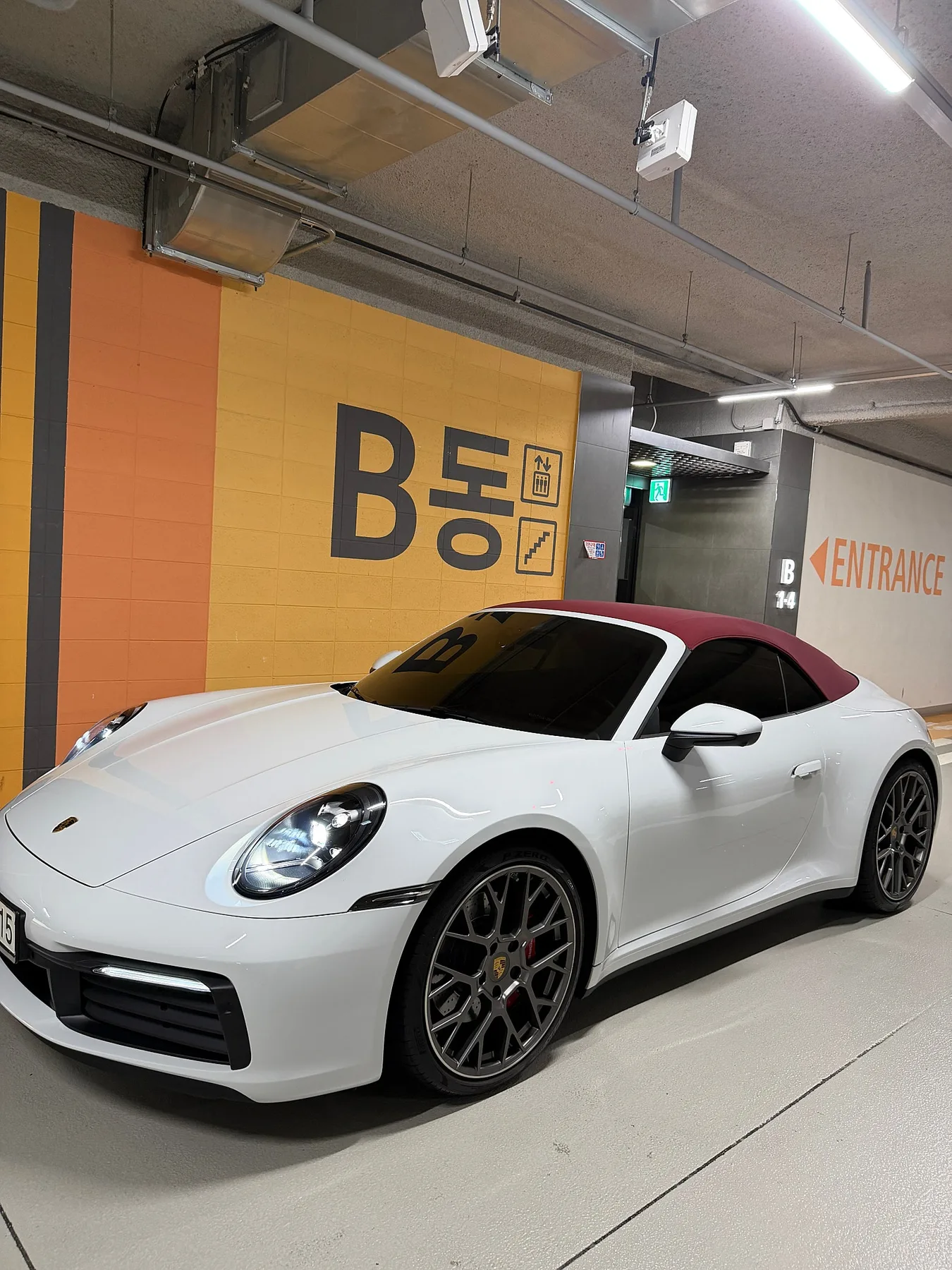 포르쉐 911 4S 카브리올레 2021 흰색 사진 3