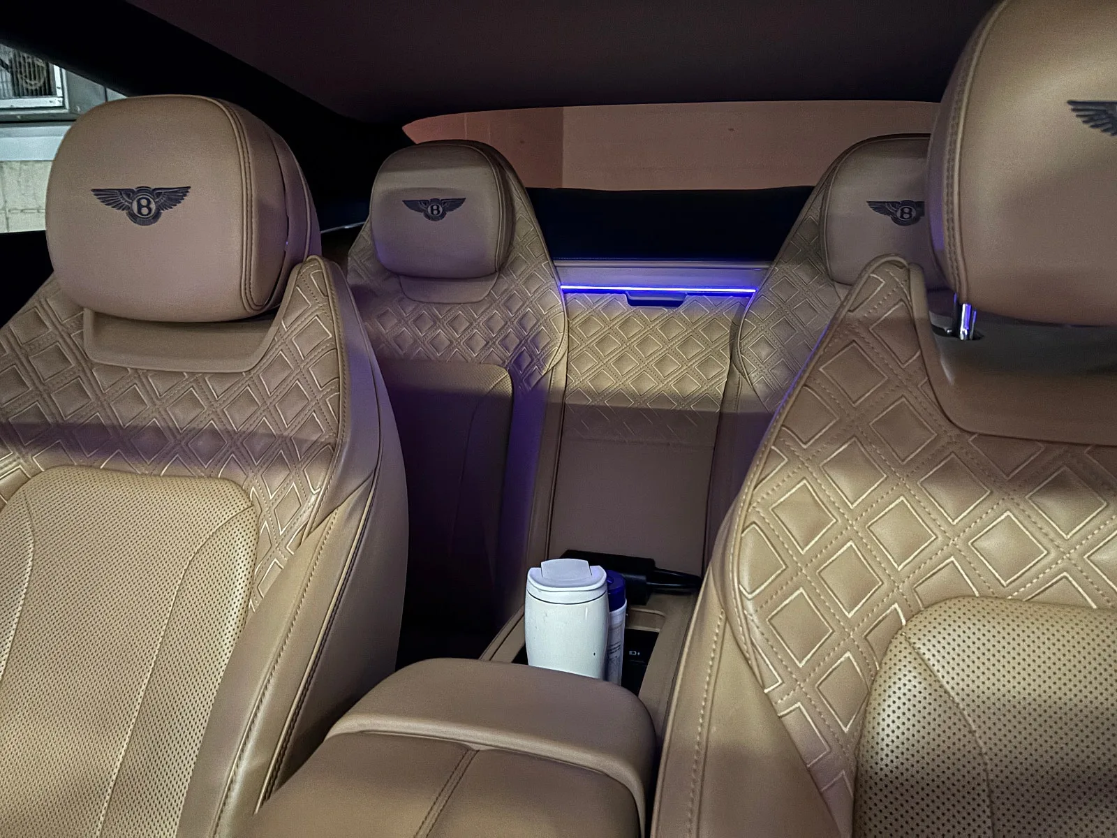 벤틀리 컨티넨탈 GT 6.0 W12 2019 화이트 사진 8