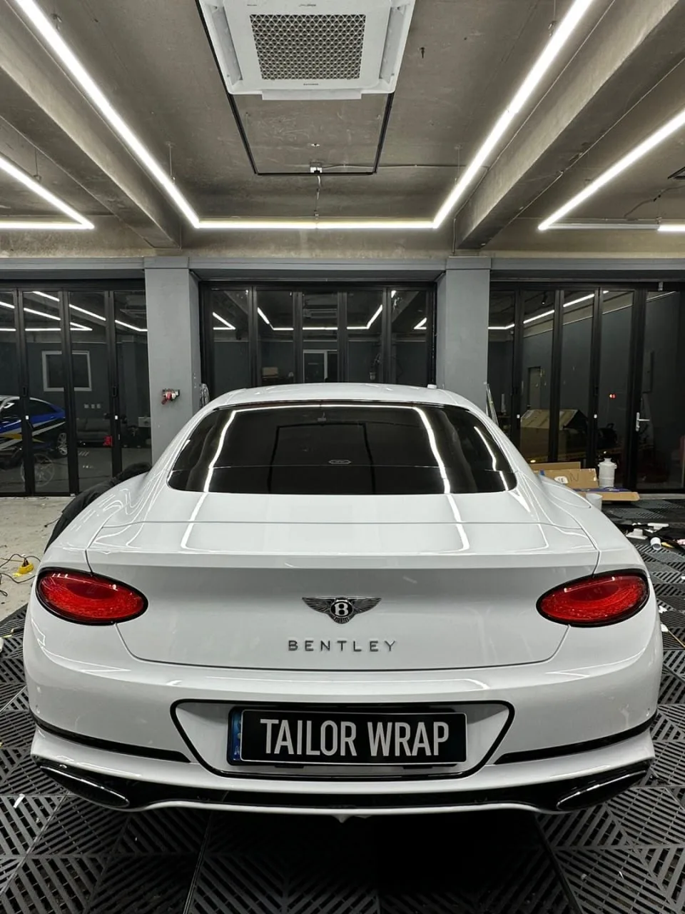 벤틀리 컨티넨탈 GT 6.0 W12 2019 화이트 사진 3