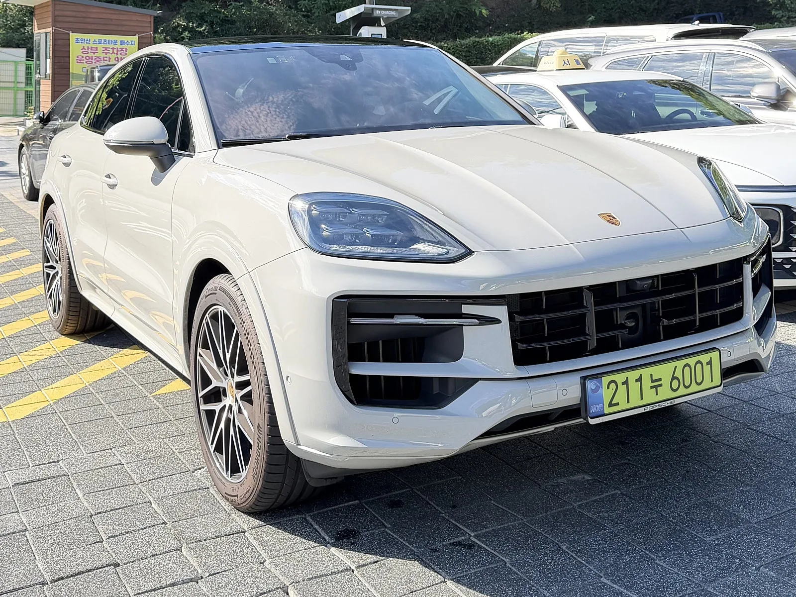 포르쉐 카이엔 쿠페 E3 II 2024 크레용 사진 1