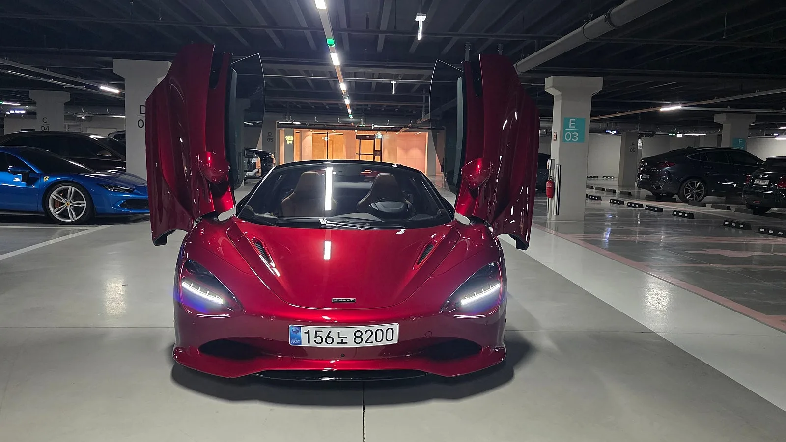 맥라렌 750S 스파이더 2026 버건디 사진 3