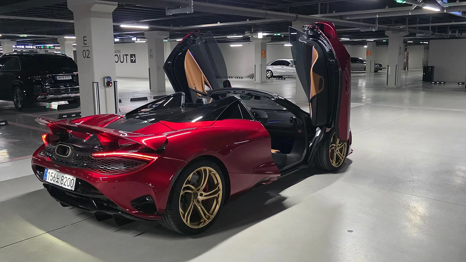 맥라렌 750S 스파이더 2026 버건디 사진 4