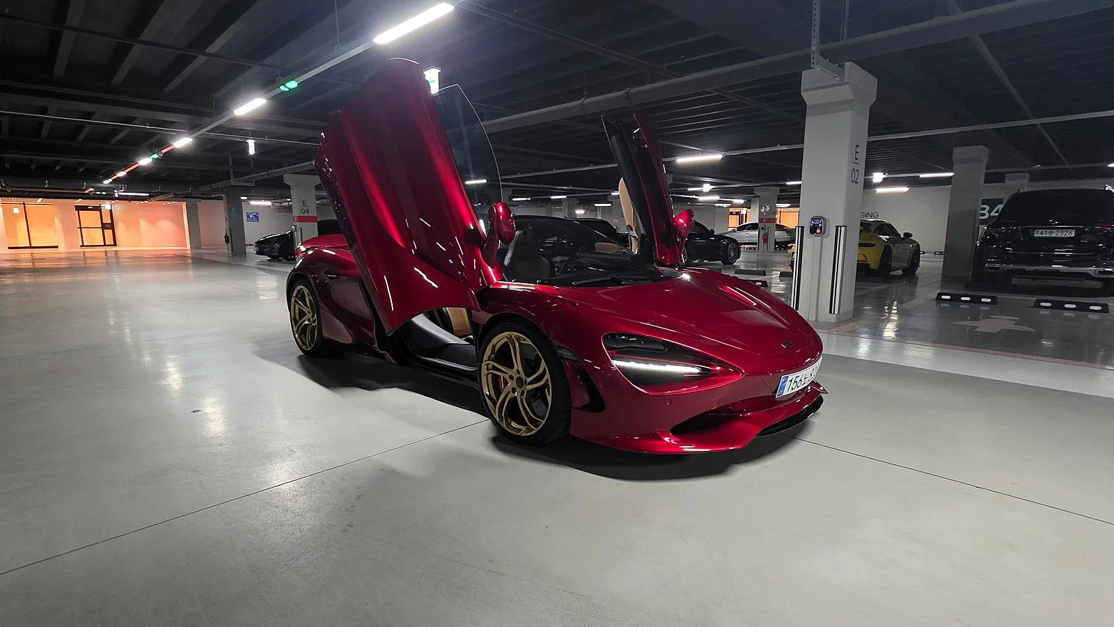맥라렌 750S 스파이더 2026 버건디 사진 6
