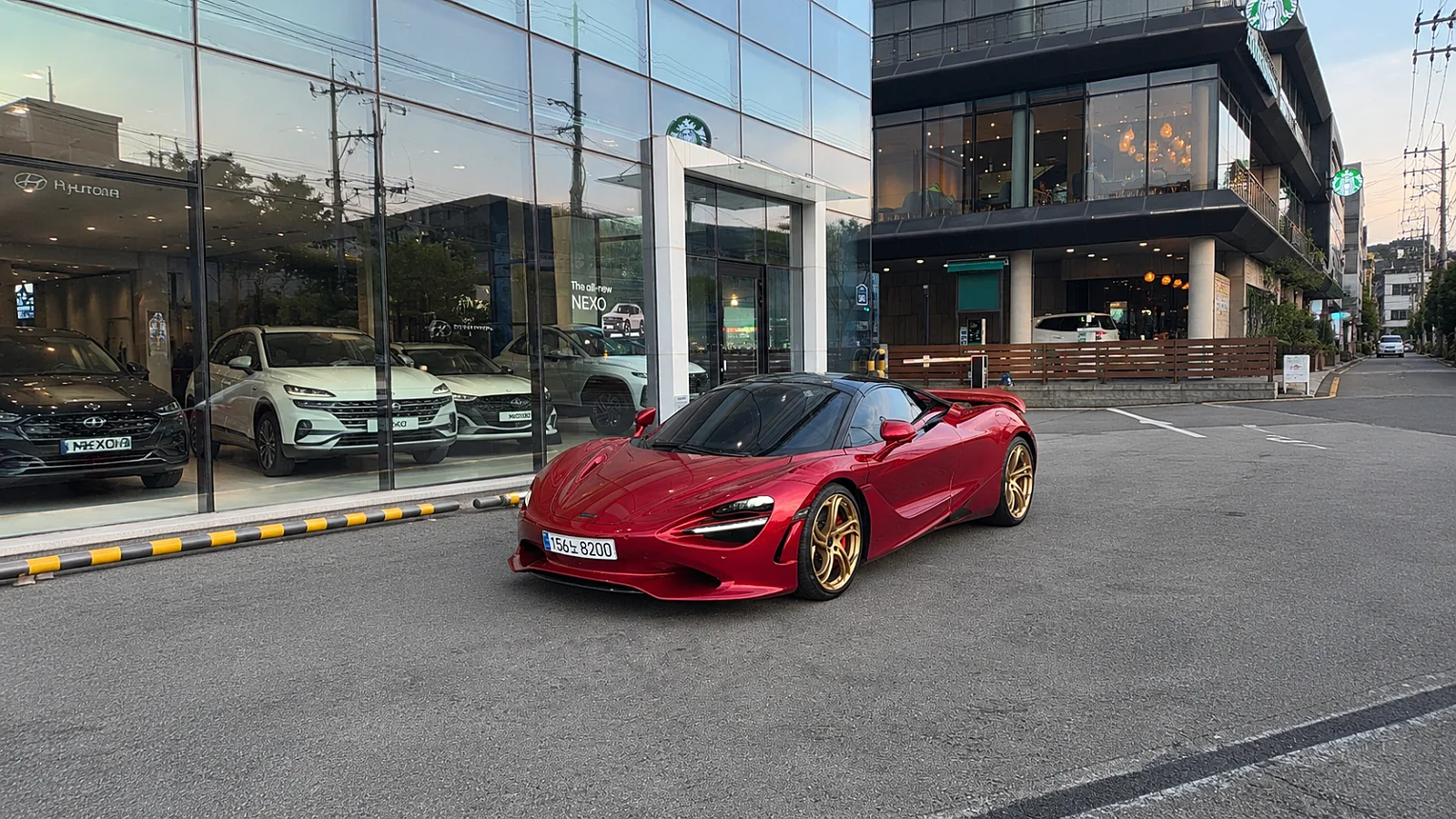 맥라렌 750S 스파이더 2026 버건디 사진 8