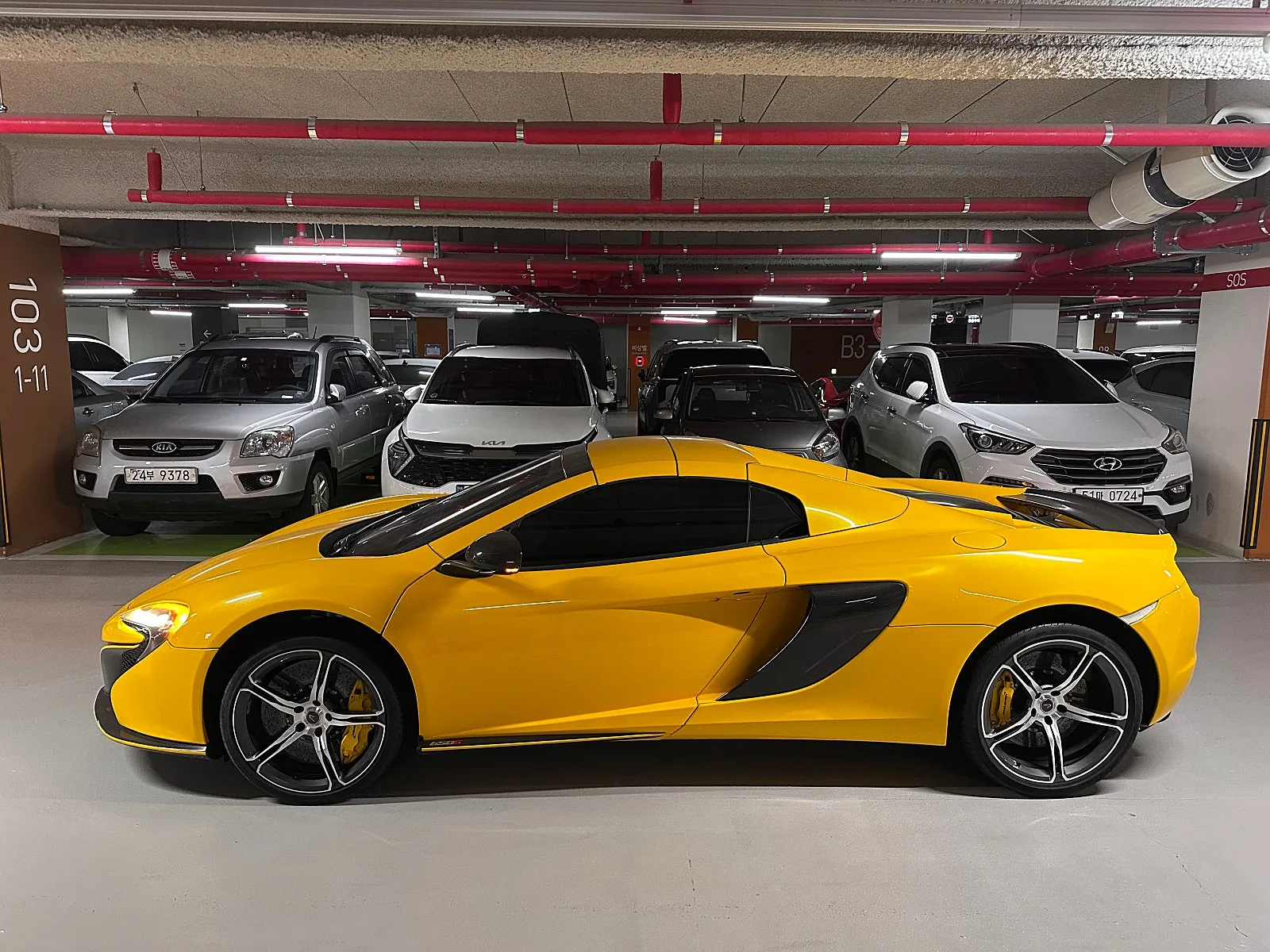 맥라렌 650S 스파이더 2016 옐로 사진 2
