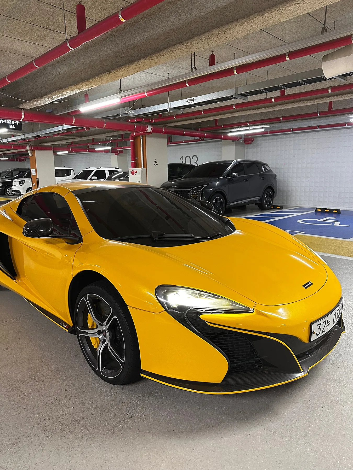 맥라렌 650S 스파이더 2016 옐로 사진 6