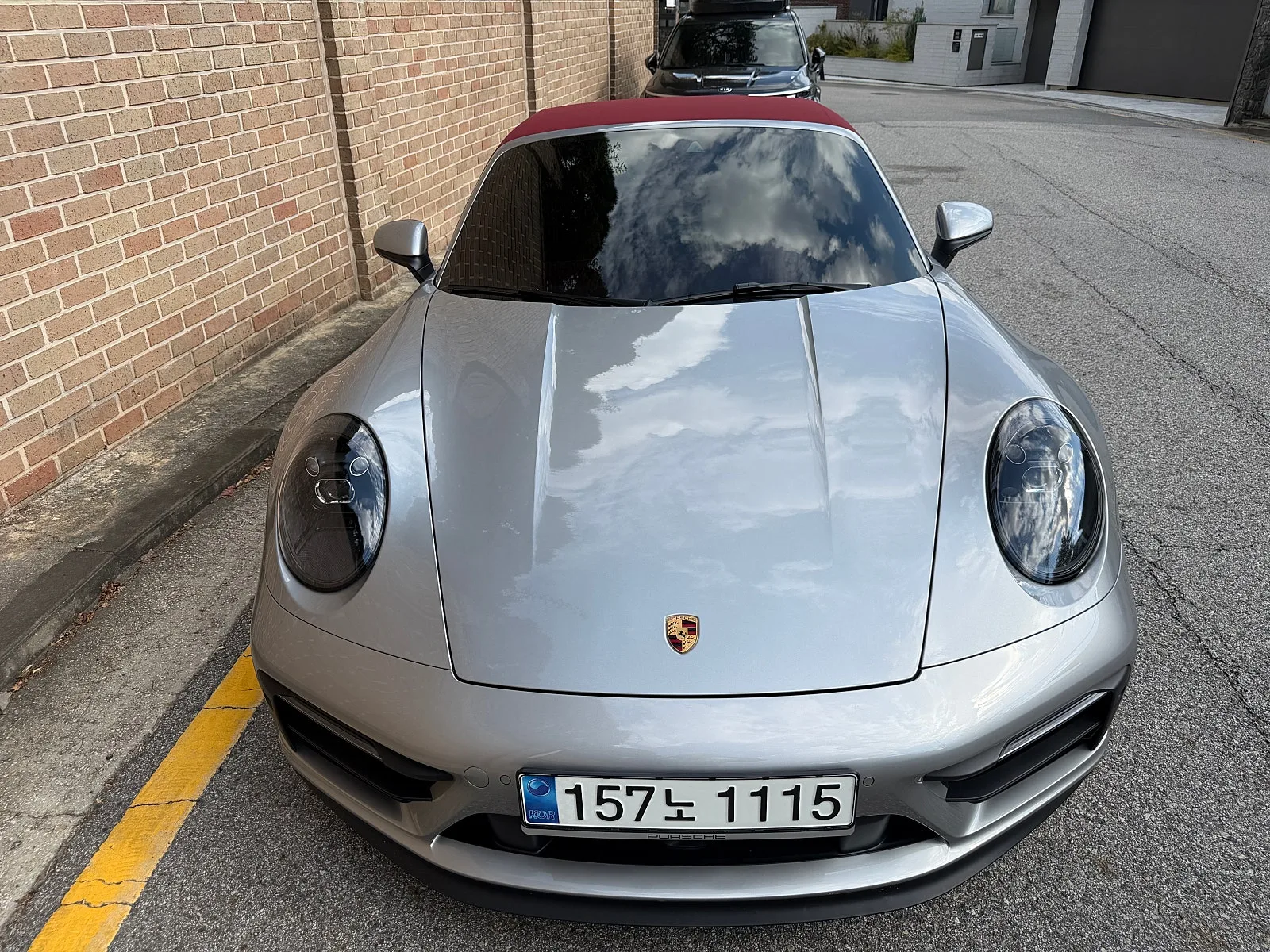 포르쉐 911 GTS 카브리올레 2023 GT실버 사진 2