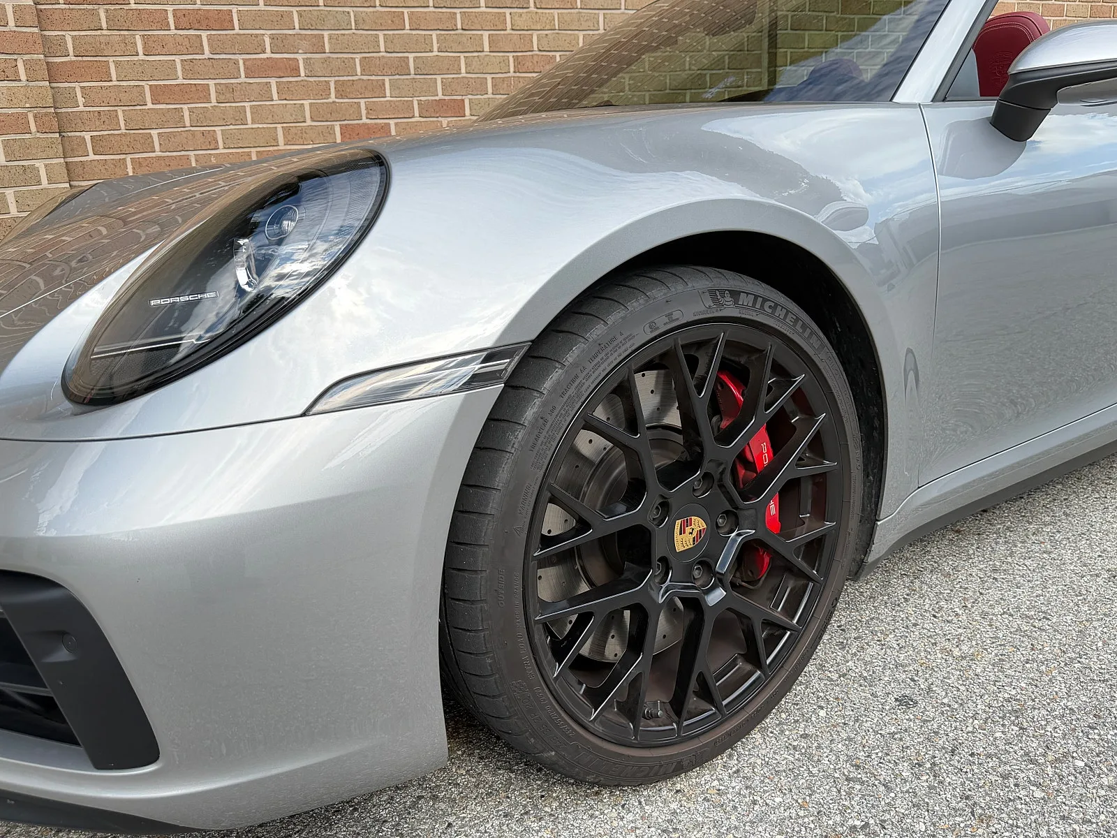 포르쉐 911 GTS 카브리올레 2023 GT실버 사진 3
