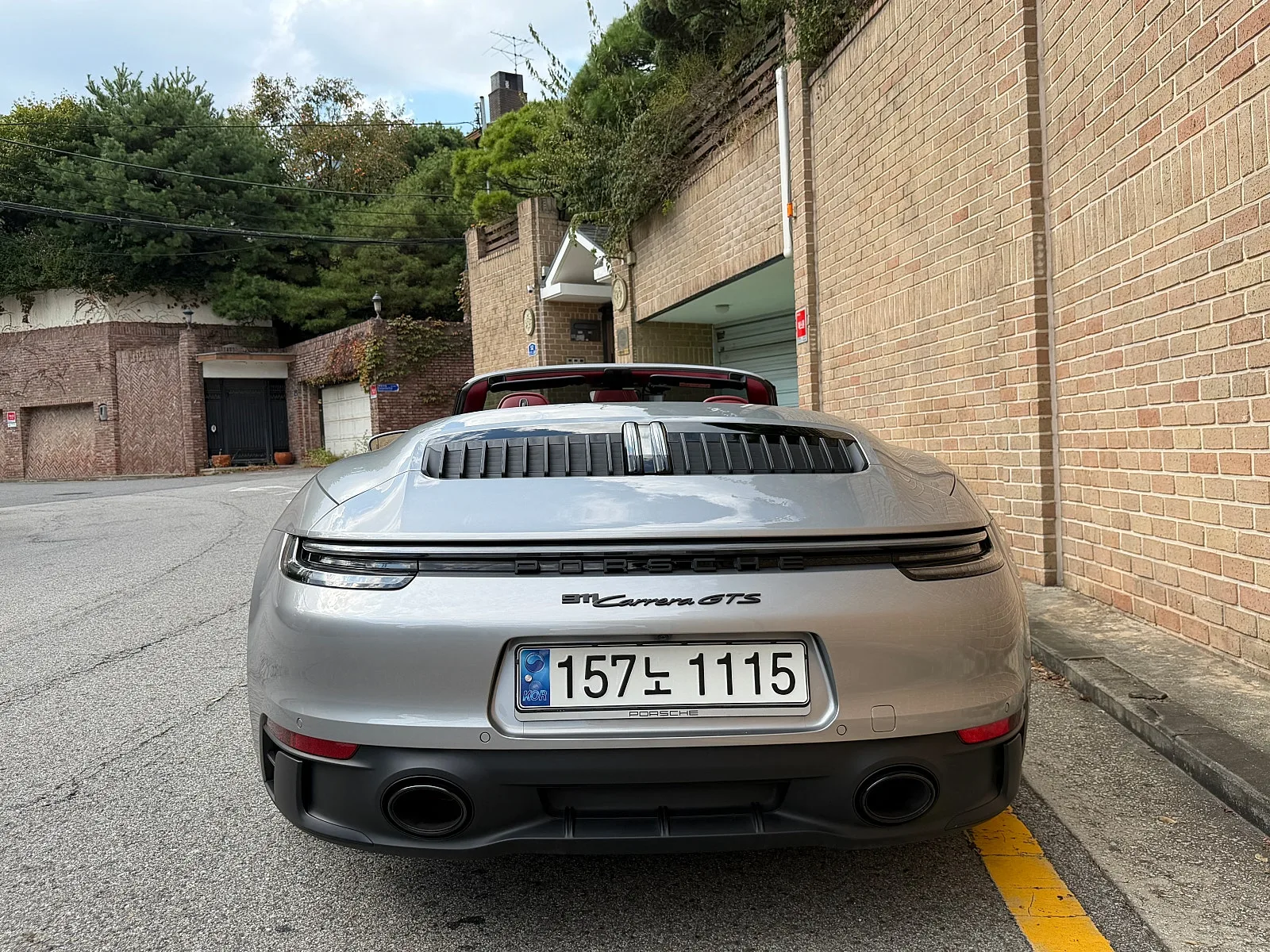 포르쉐 911 GTS 카브리올레 2023 GT실버 사진 4