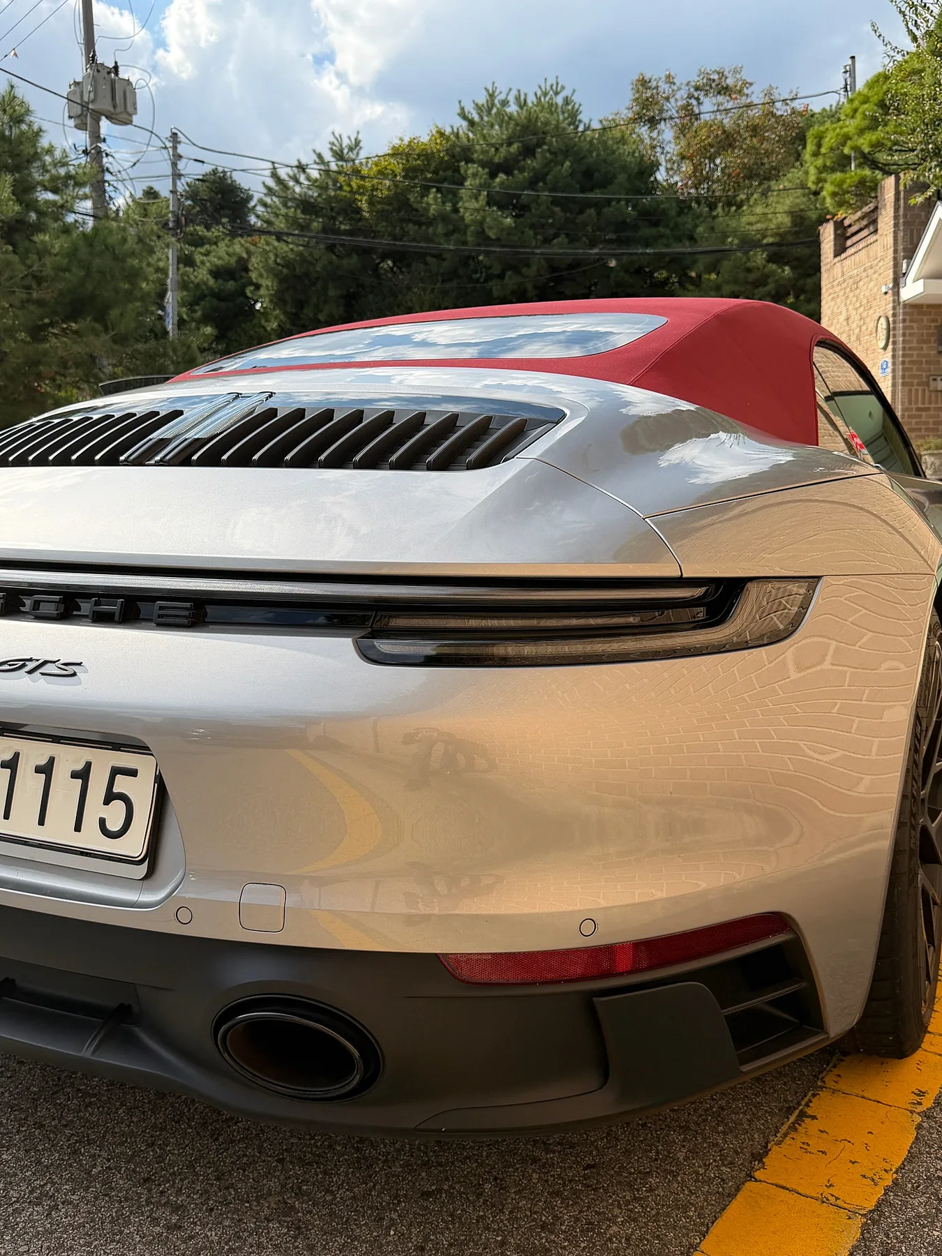 포르쉐 911 GTS 카브리올레 2023 GT실버 사진 6
