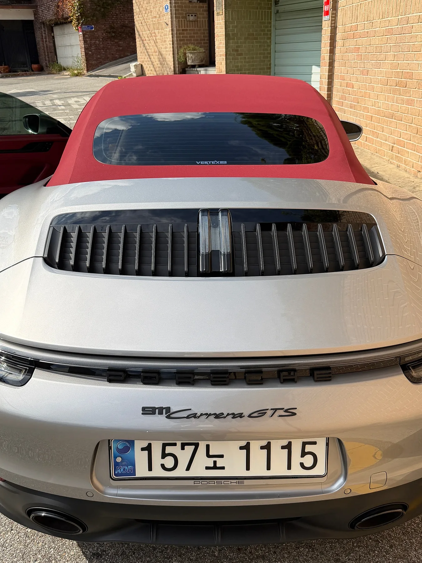 포르쉐 911 GTS 카브리올레 2023 GT실버 사진 7