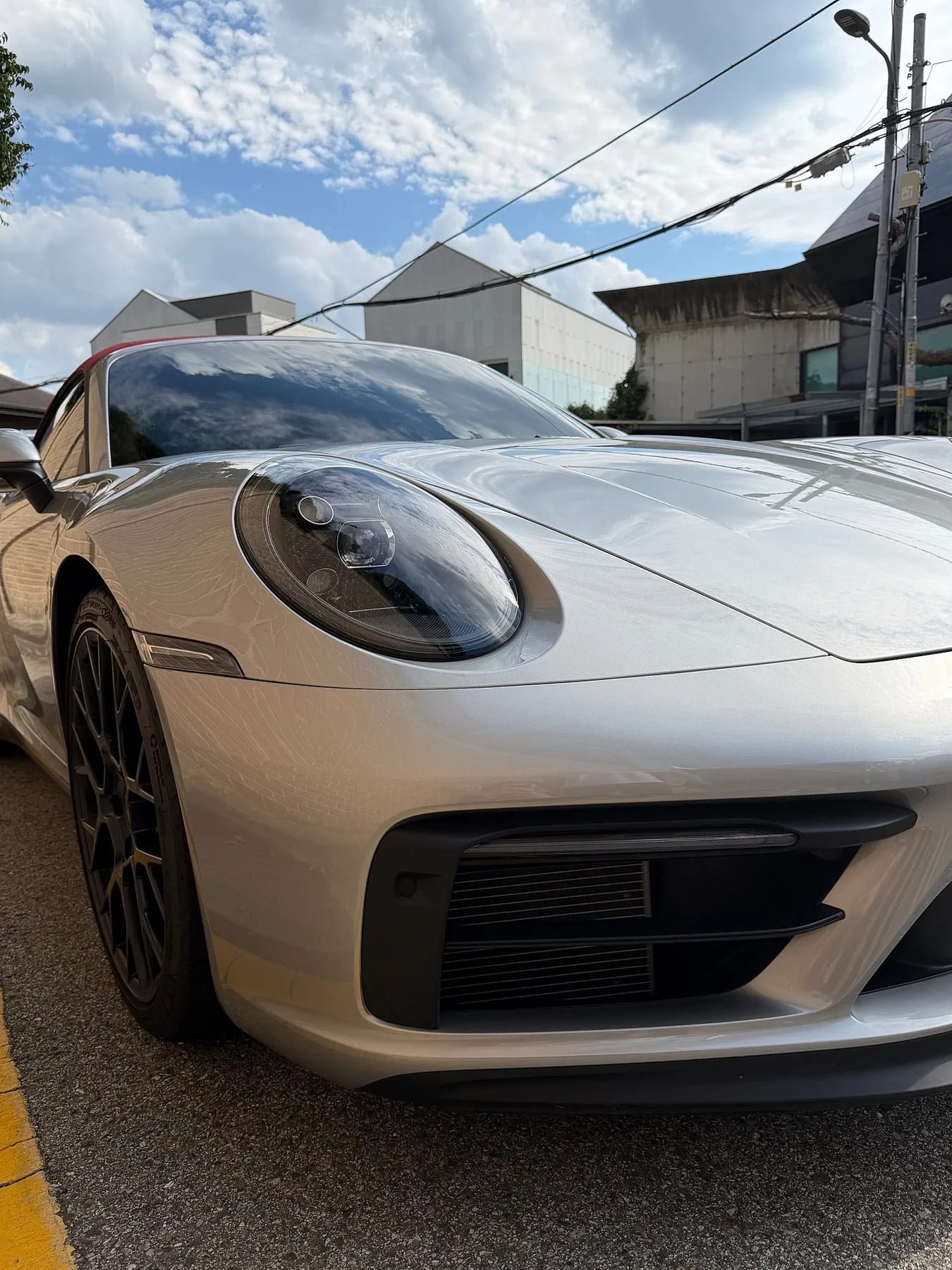 포르쉐 911 GTS 카브리올레 2023 GT실버 사진 8