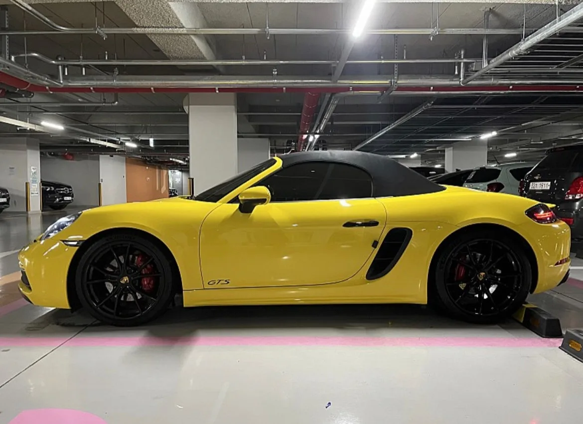 포르쉐 박스터 2.5 GTS 2019 옐로 사진 2