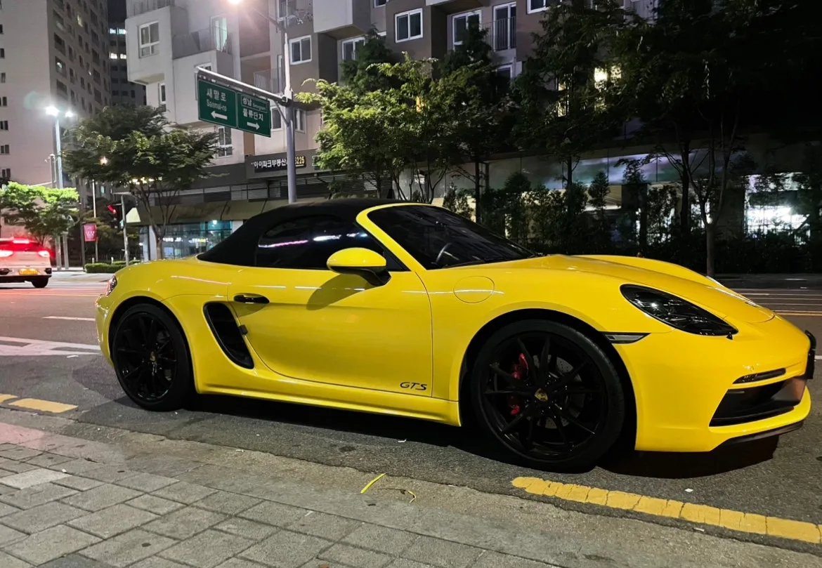 포르쉐 박스터 2.5 GTS 2019 옐로 사진 4