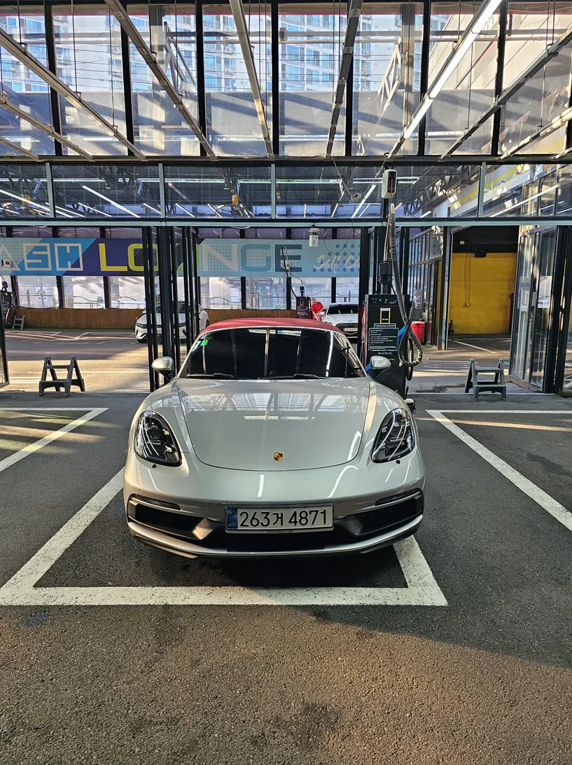 포르쉐 718 박스터 GTS 4.0 2023 GT실버 사진 2