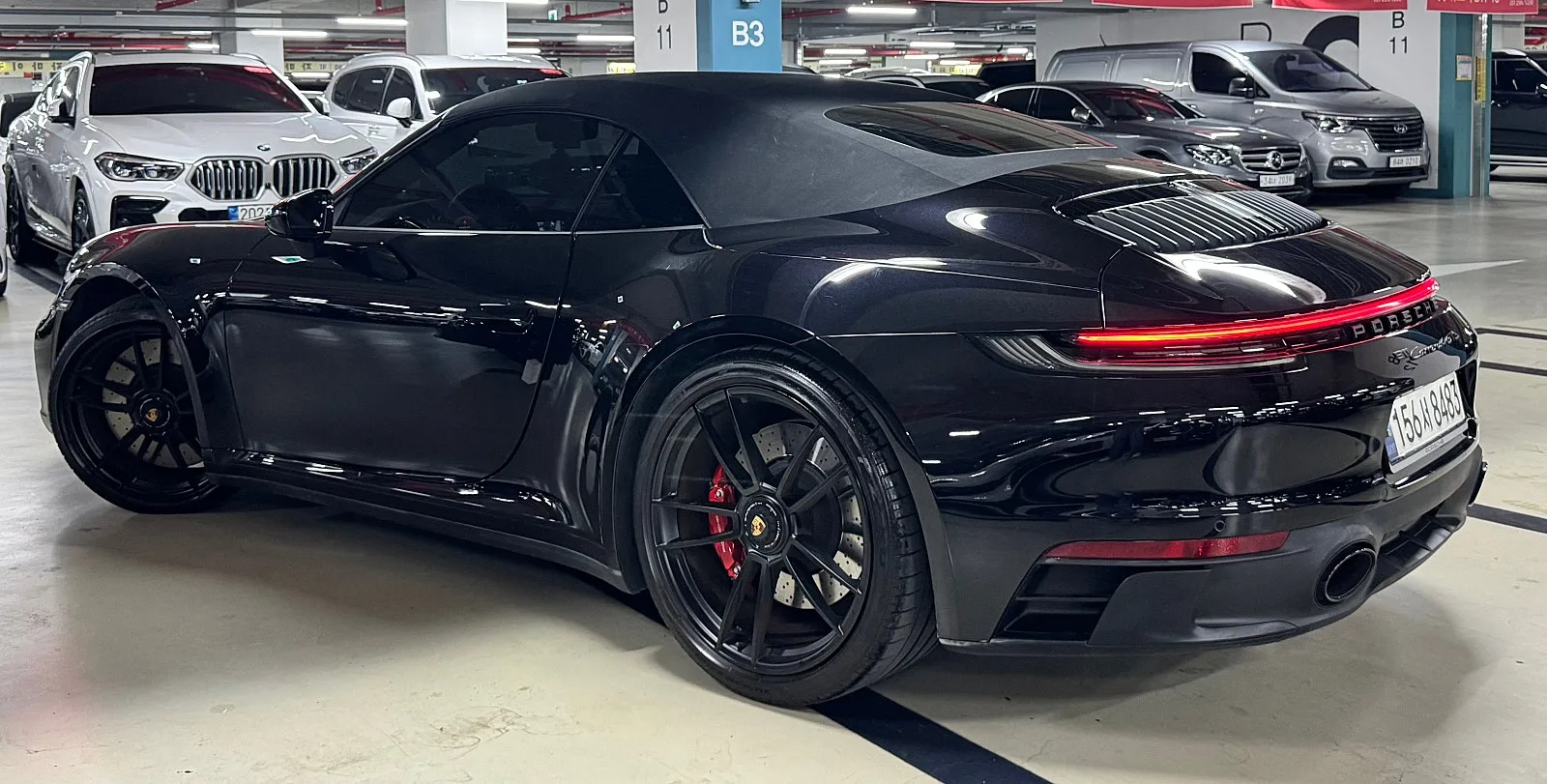 포르쉐 911 카레라4 GTS 2023 블랙 사진 4