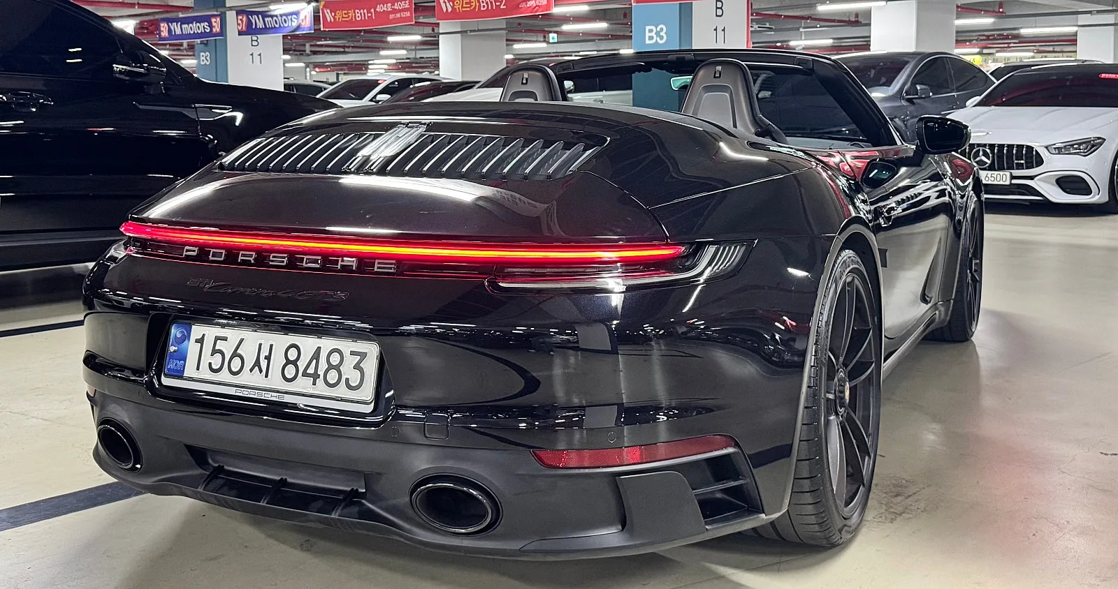 포르쉐 911 카레라4 GTS 2023 블랙 사진 5